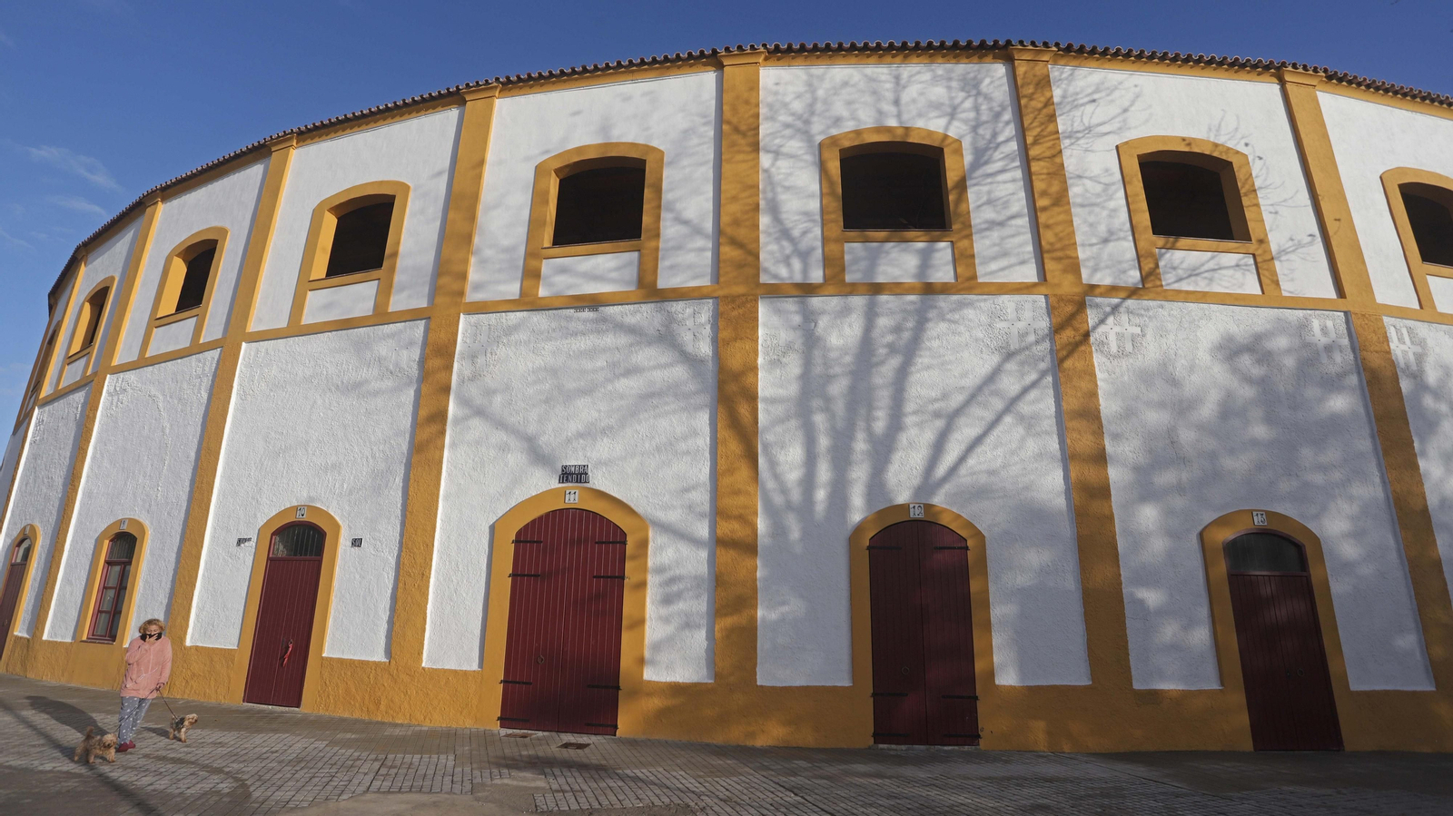 Fotos de la plaza de toros de La Línea