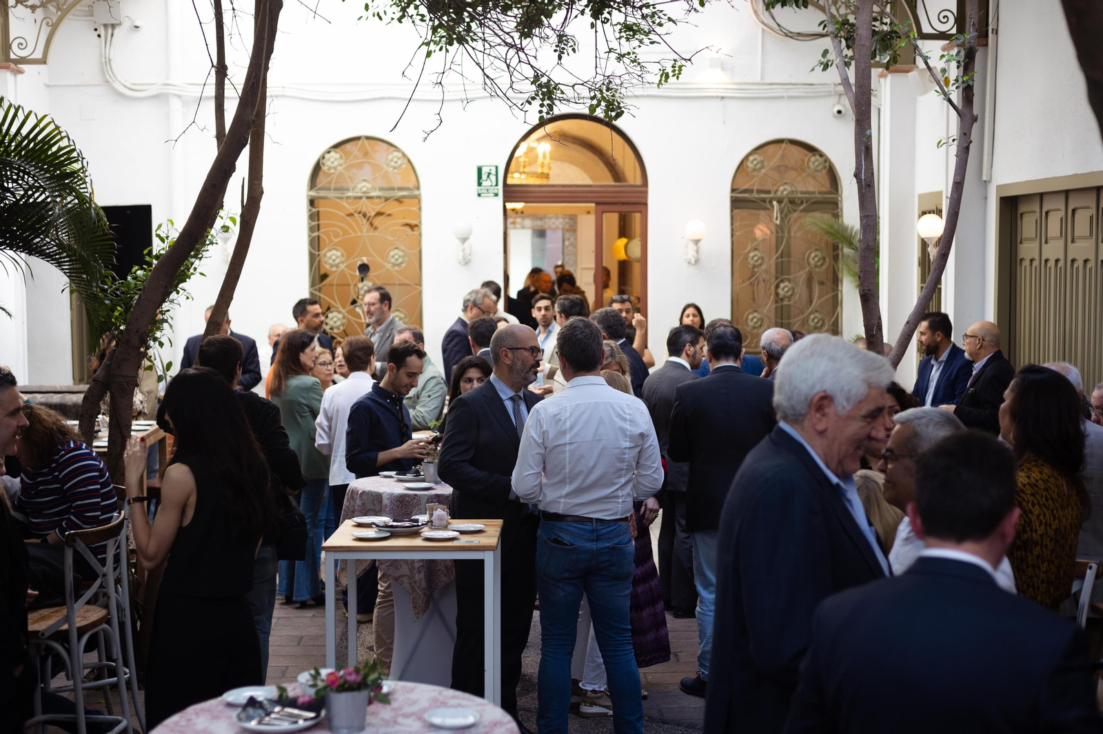 Imágenes de la presentación de la Guía de la Semana Santa de Huelva y su provincia 2023