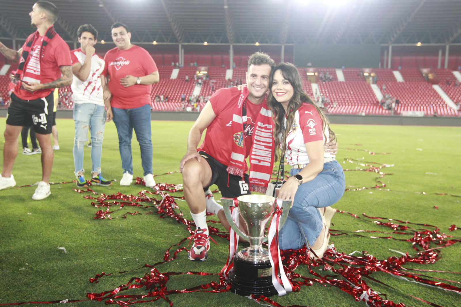 Las imágenes de la fiesta del ascenso de la U.D. Almería en el Estadio Mediterráneo.