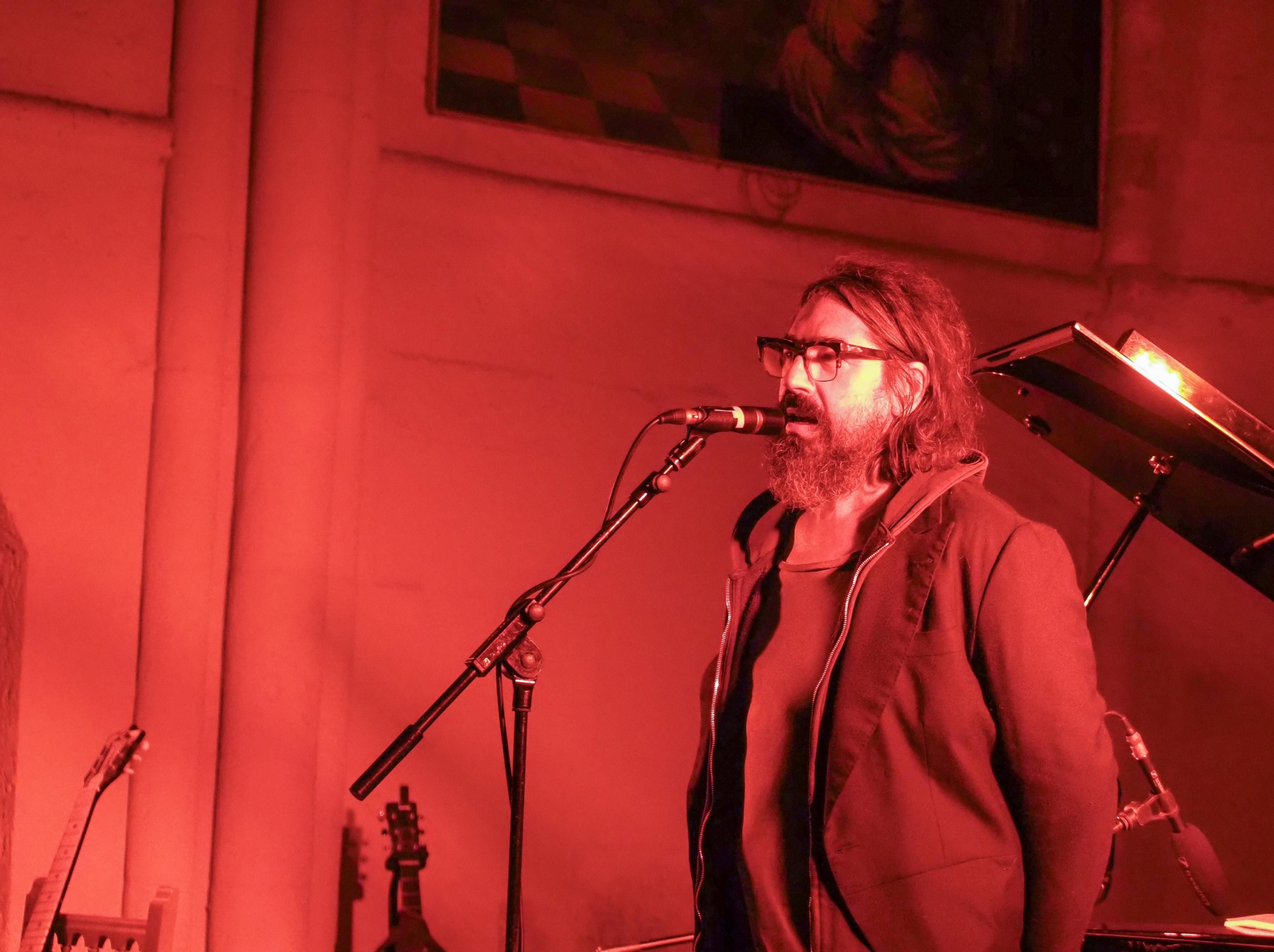 Las fotografías del concierto de Howe Gelb en la Iglesia de la Magdalena de Córdoba