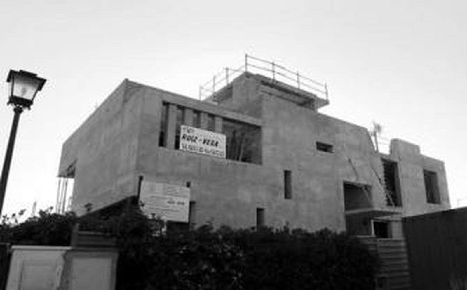 Actualmente se ejecutan obras de construcción en el número 21 de la calle Altair.