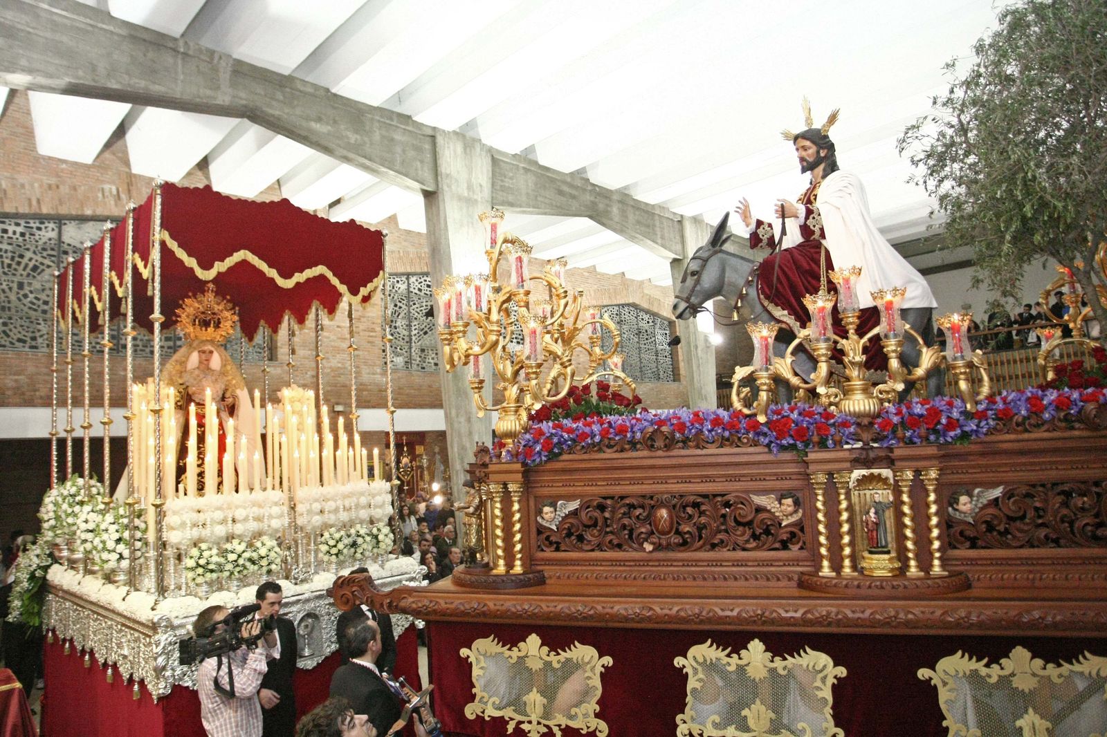 La Virgen de la Alegría y Jesús del Amor, anoche en la parroquia de María Auxiliadora de Algeciras.