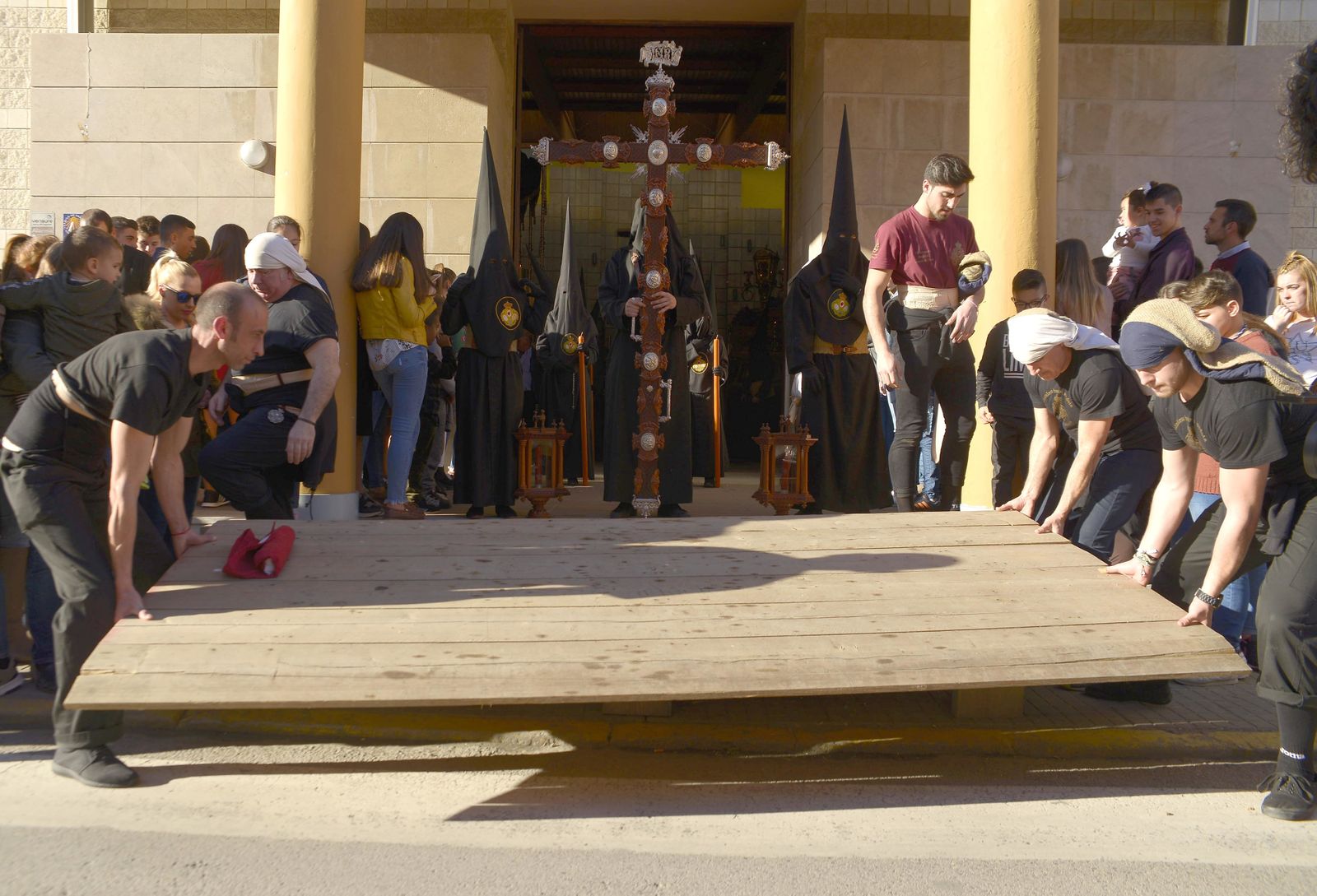 Imágenes de Pena y Dolores en La Línea