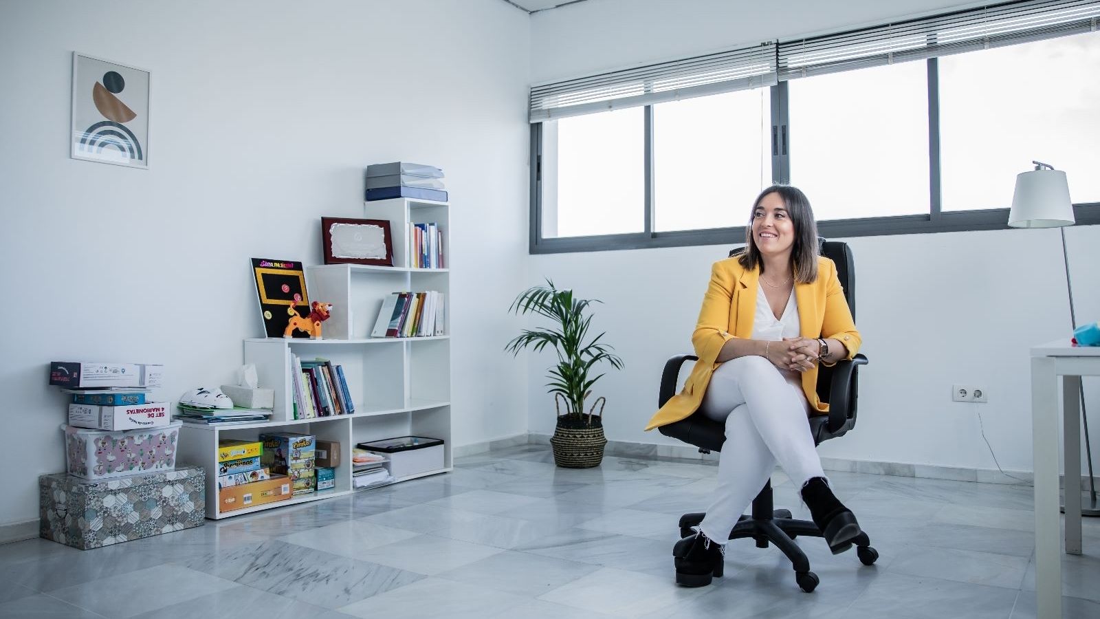 La doctora Pepa Moreno, directora del Centro de Psicología Infantil y Familiar Psicoinfantil Sevilla, en su consulta.