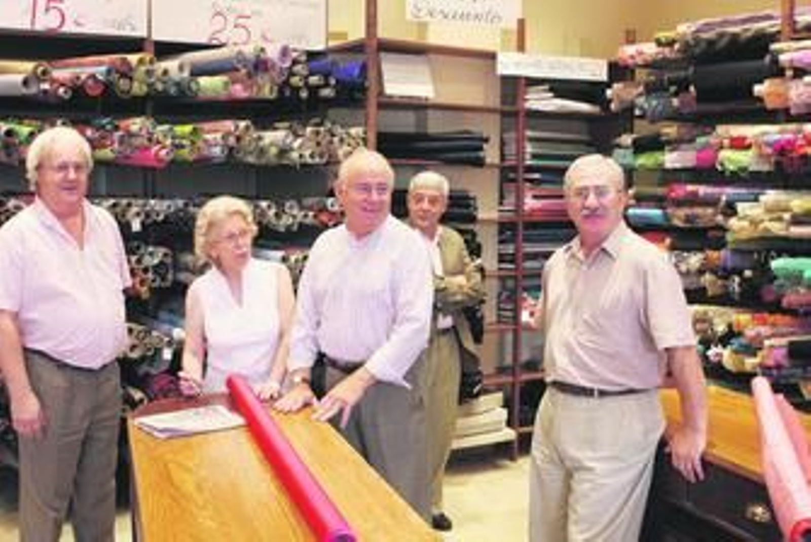 De izquierda a derecha, Alberto Filiberto, Carmen García, López y Núñez. Detrás, el historiador José Manuel Macarro.