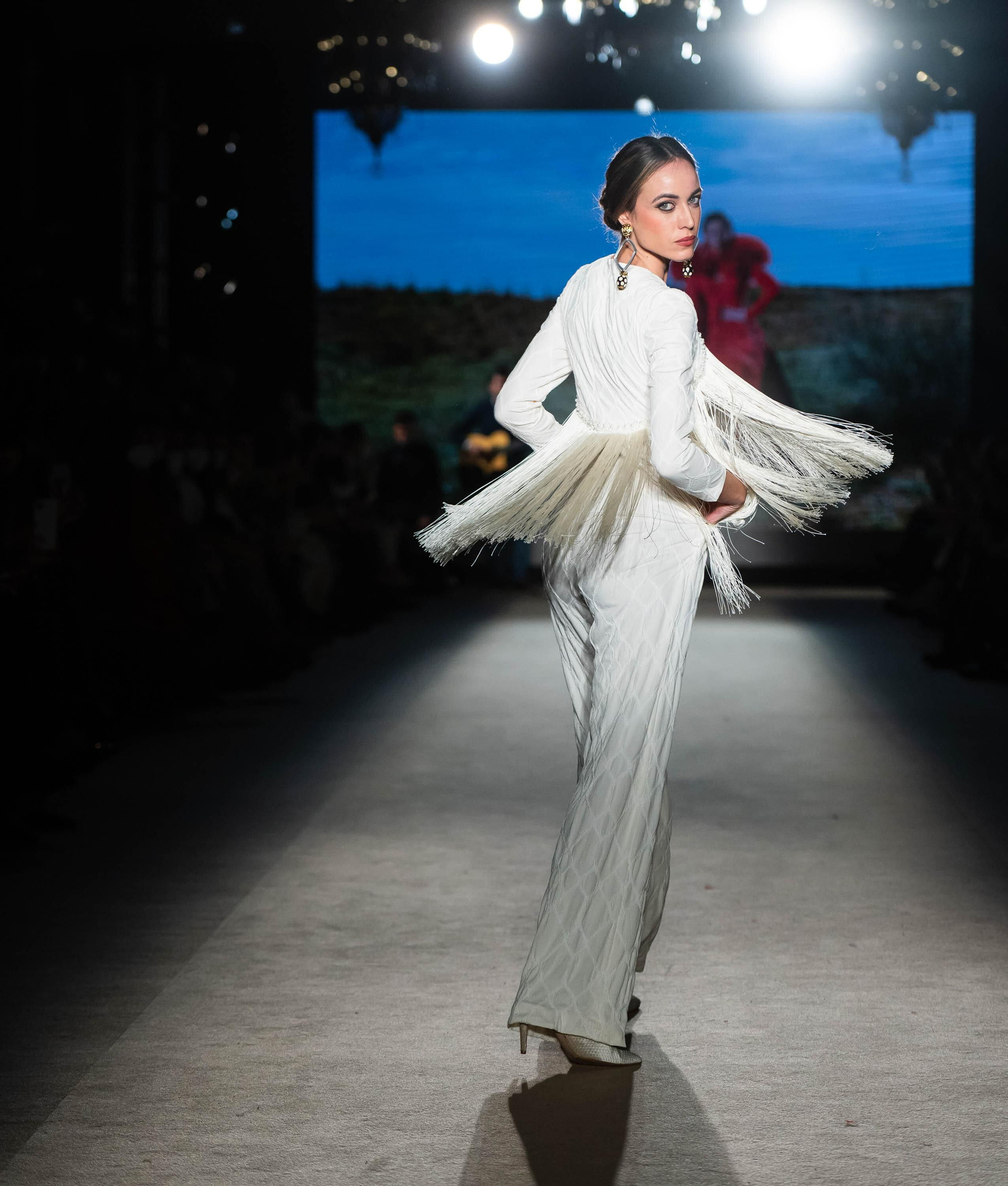 Los looks de invitada de primavera de Mónica Méndez, en imágenes