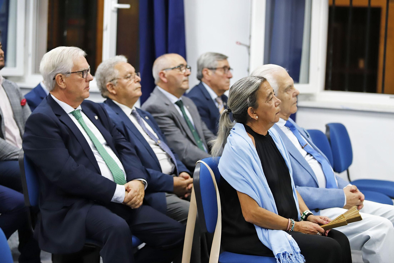 Imágenes del acto de presentación del cartelista, el pregonero y el titular del Vía Crucis de la Semana de Huelva 2024.