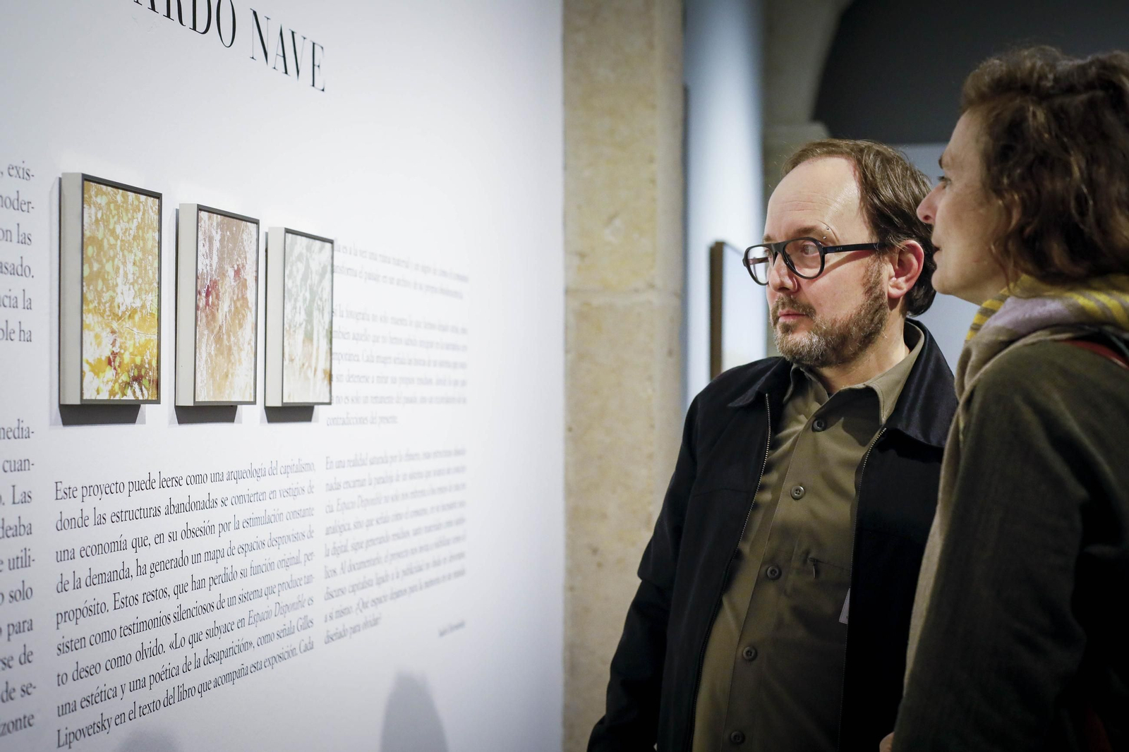 La exposición fotográfica 'Espacio disponible' de Eduardo Nave en el Centro Andaluz de la Fotografía de Almería, en imágenes