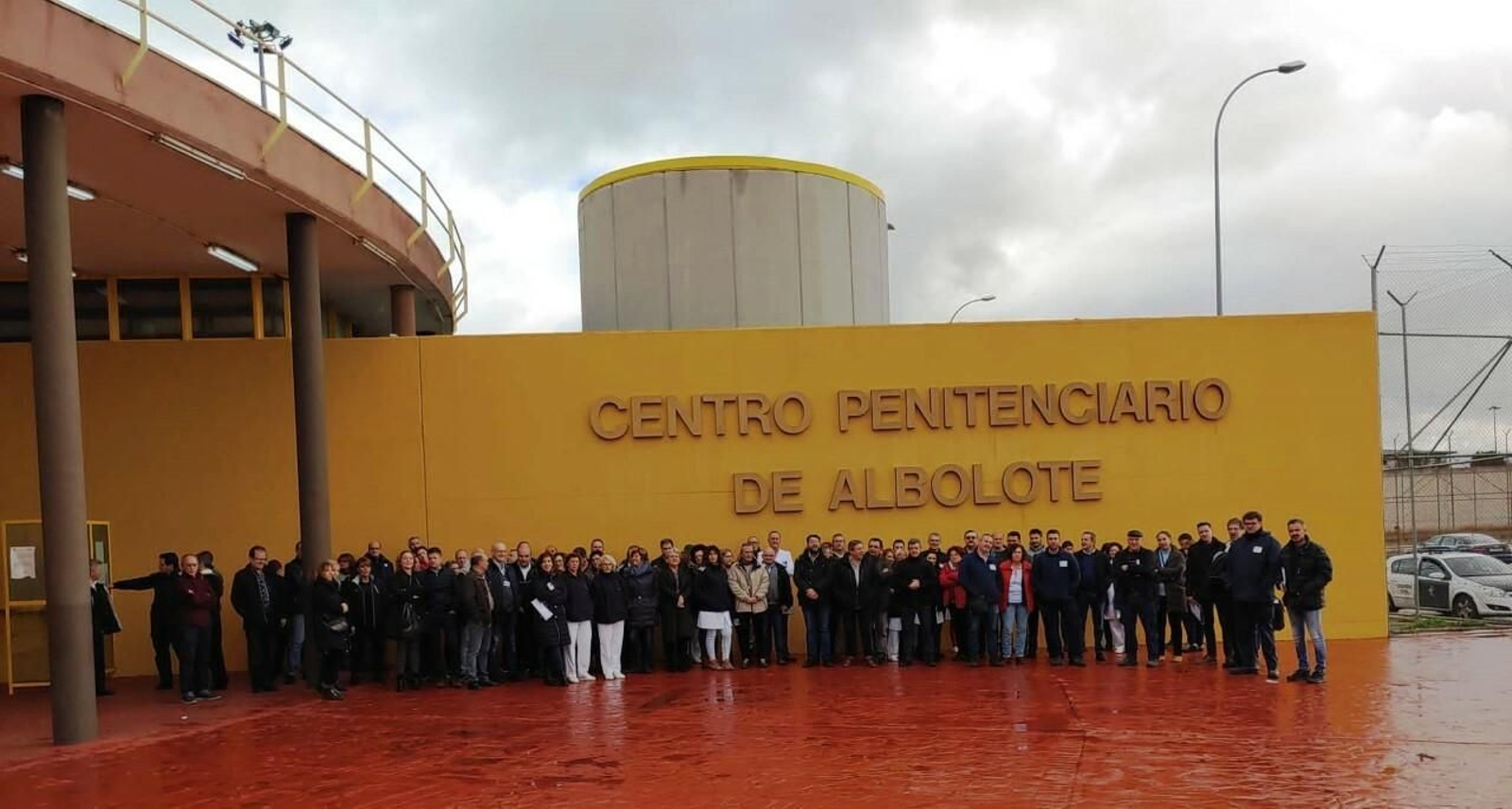 Los empleados de mantenimiento de la cárcel de Albolote durante una de las concentraciones.