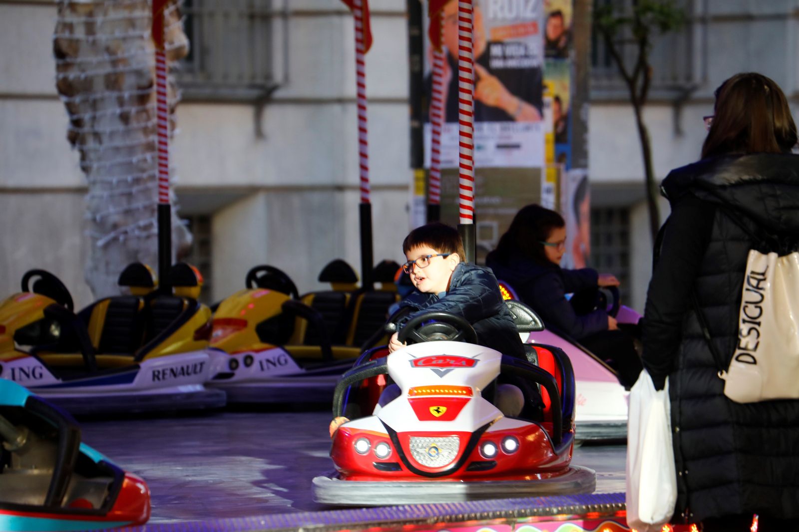 El gran ambiente en las calles de Córdoba en la previa de la Nochevieja, en fotografías