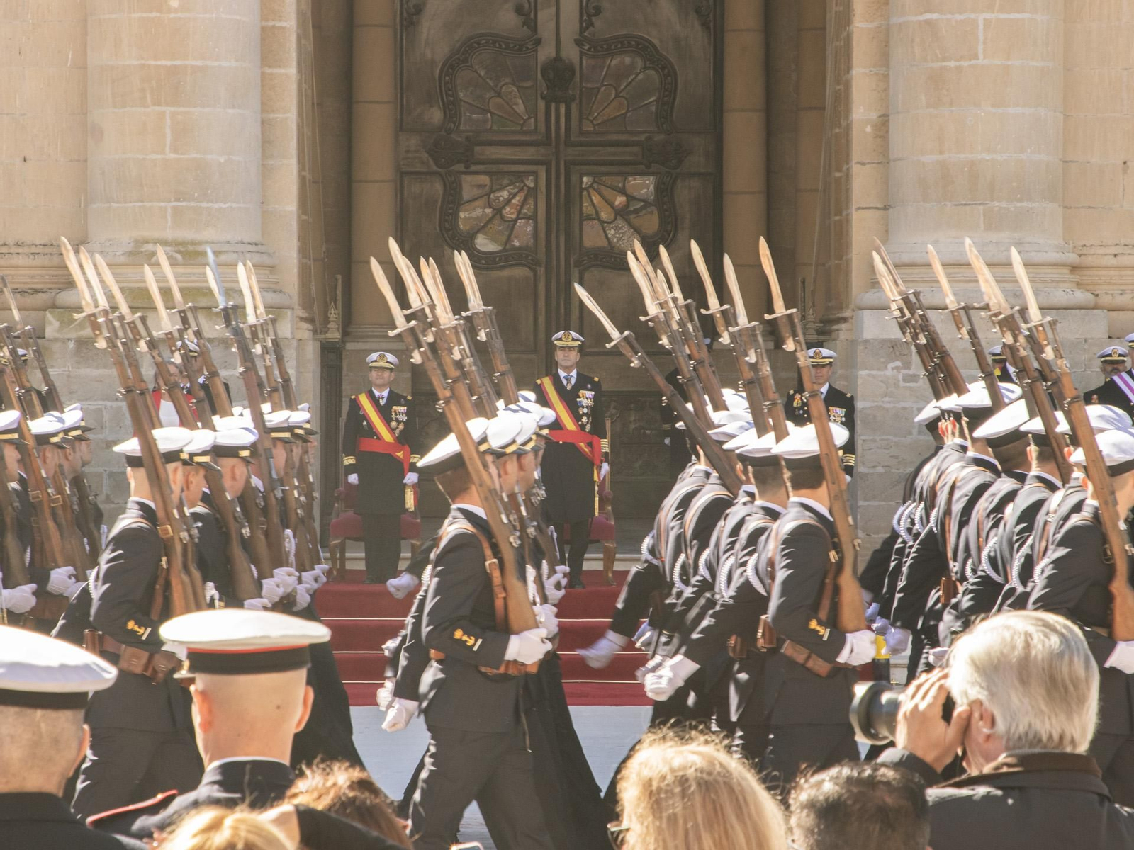 Las imágenes de la jura de bandera en la Escuela de Suboficiales de la Armada en San Fernando