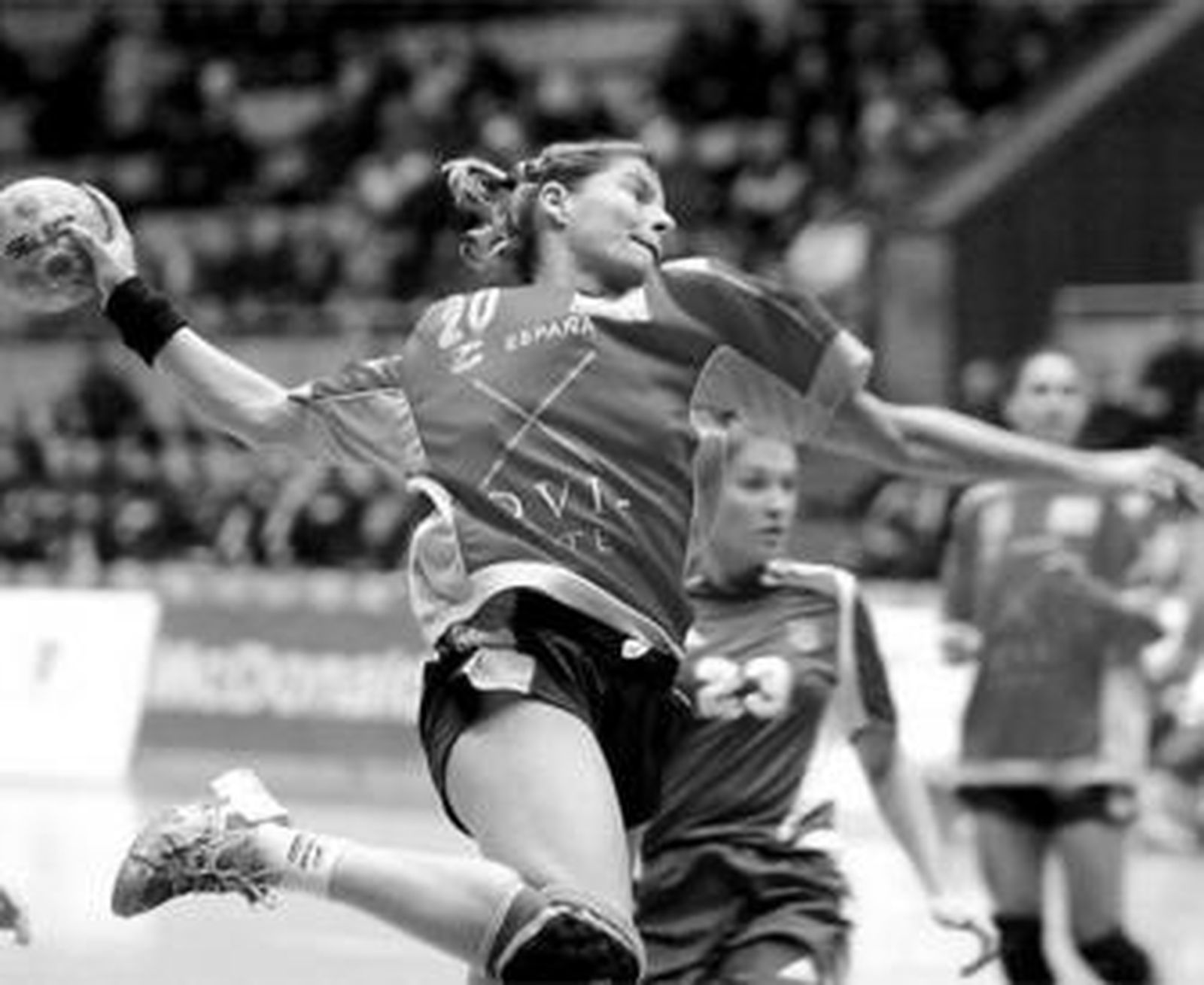 Noelia Oncina, en una imagen de archivo con la selección española de balonmano.