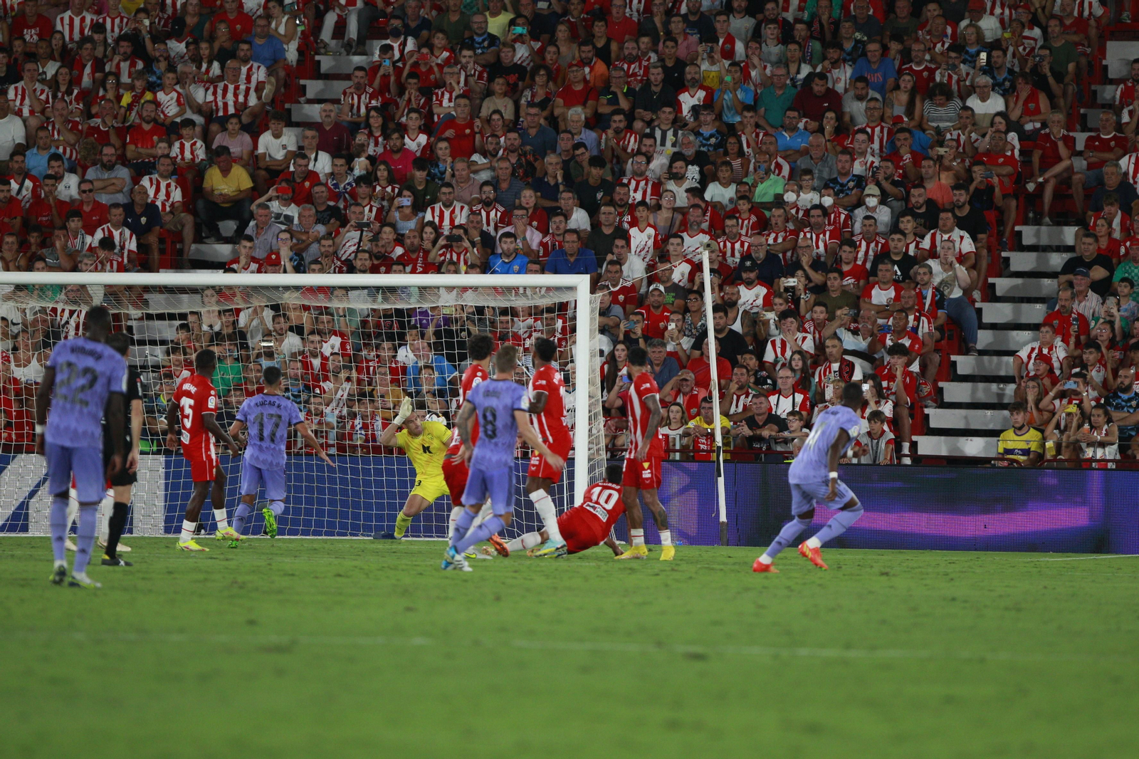 Imágenes del partido U.D. Almería-Real Madrid C.F. de la Liga Santander