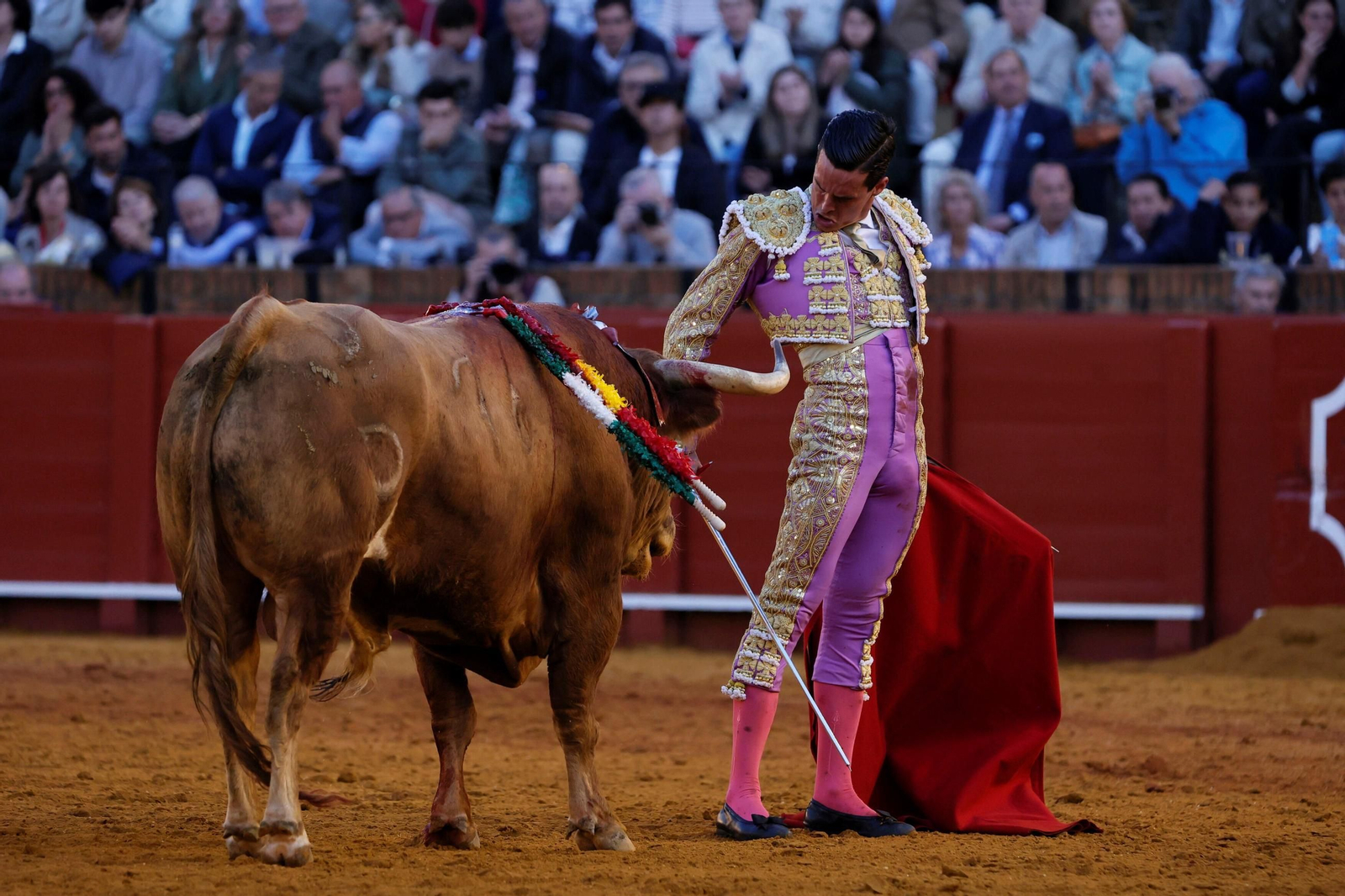 Las fotos de la corrida de David Galván, El Fandi y Ginés Marín en la Maestranza