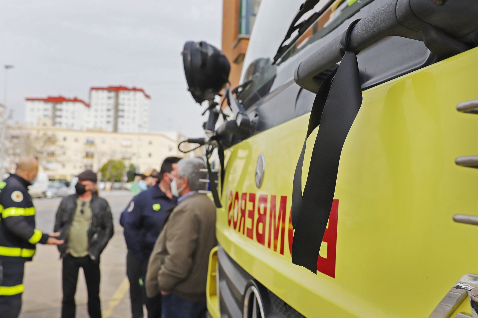 Bomberos de Jerez despiden a su compañero Tato Cirera