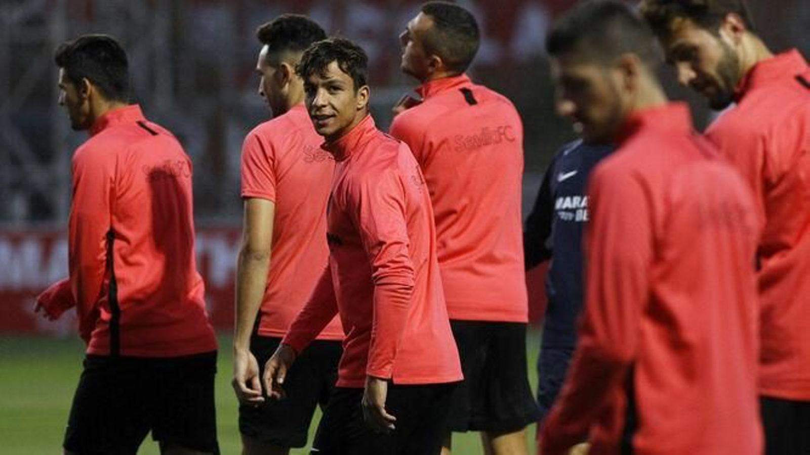 Óliver Torres, en una sesión de trabajo con el Sevilla.