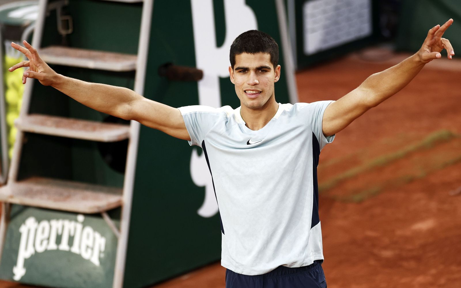 Alcaraz celebra su sufrido triunfo ante Albert Ramos.