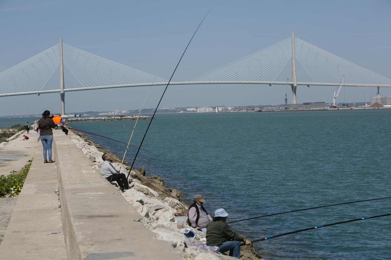 Vista del puente de la Constitución de 1812.