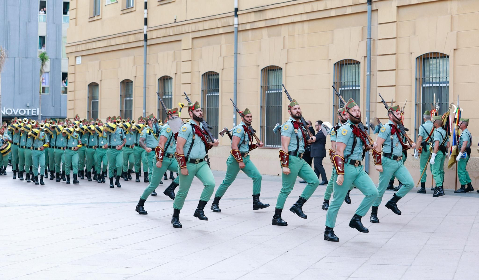 Mena y la Legión en su procesión del Jueves Santo en Málaga, en fotos Mena y la Legión en su procesión del Jueves Santo en Málaga, en fotos