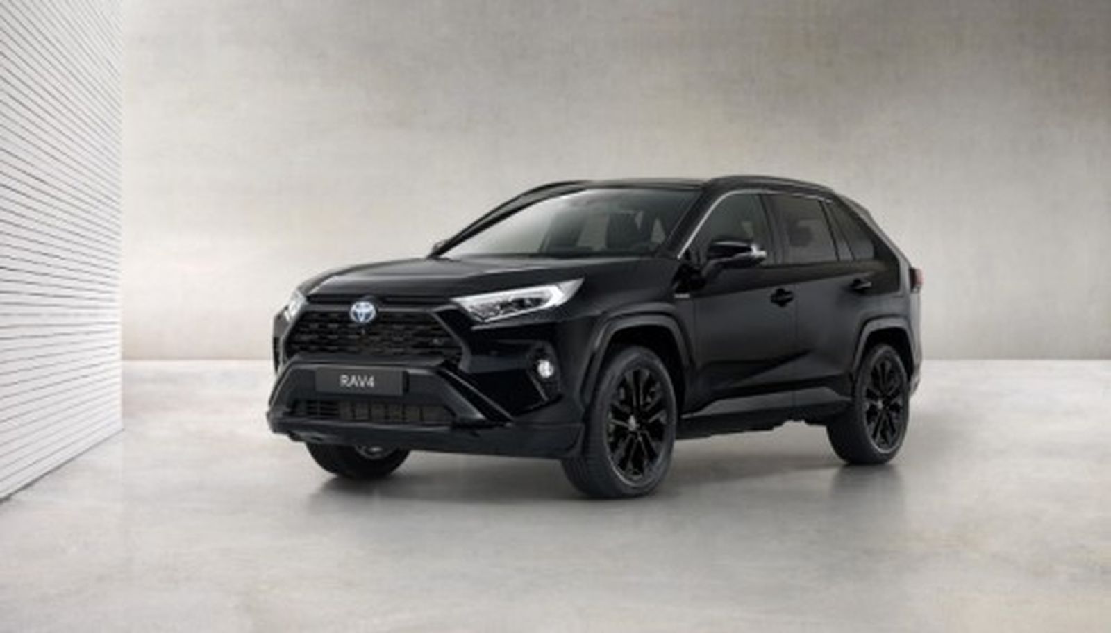 Toyota Rav4 Black Edition, una serie especial para el SUV híbrido