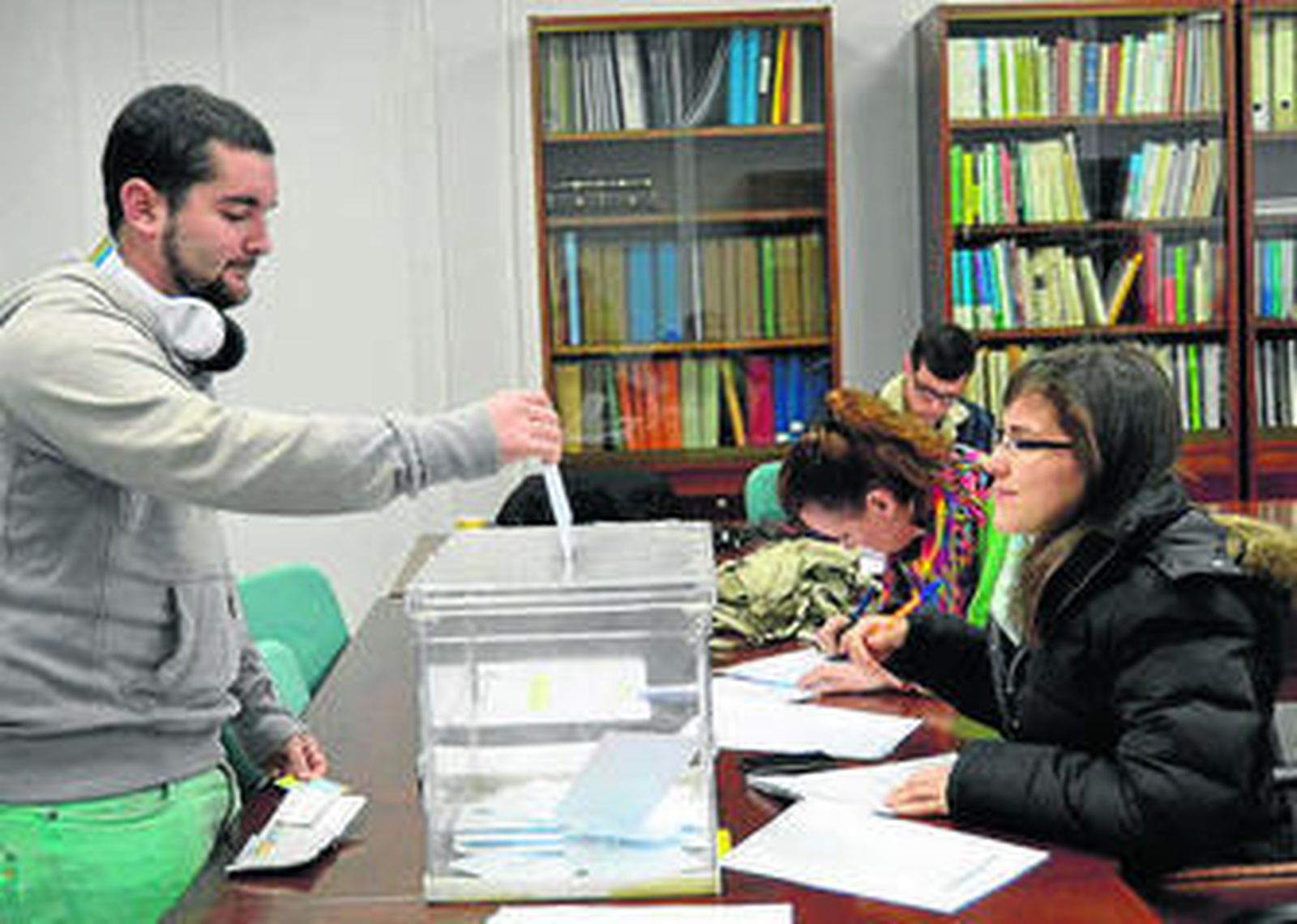 Los estudiantes de la UAL eligen a sus representantes en los departamentos