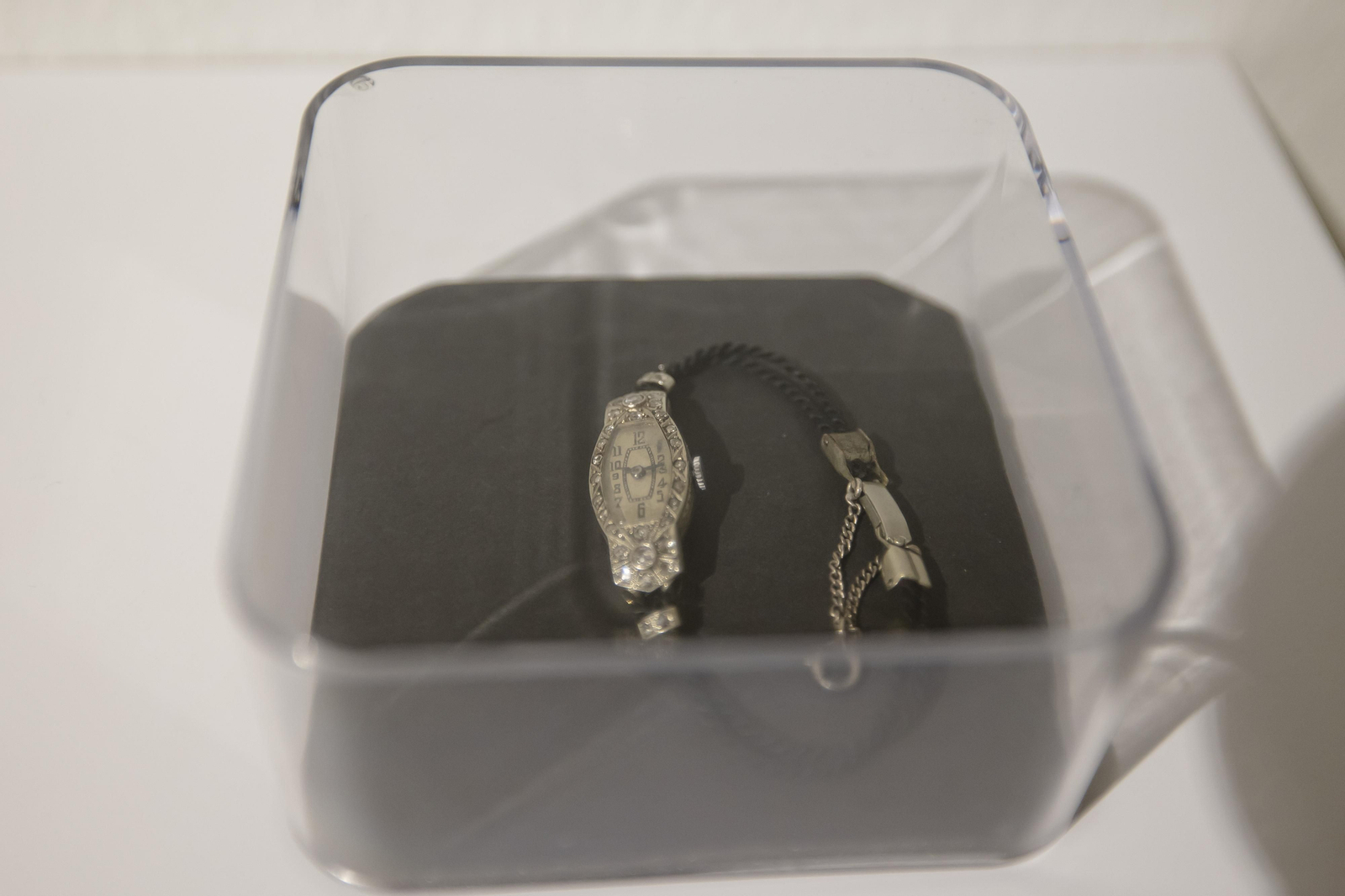 Imágenes de la inauguración de la exposición cofrade 'Rosario, por Cádiz coronada'.