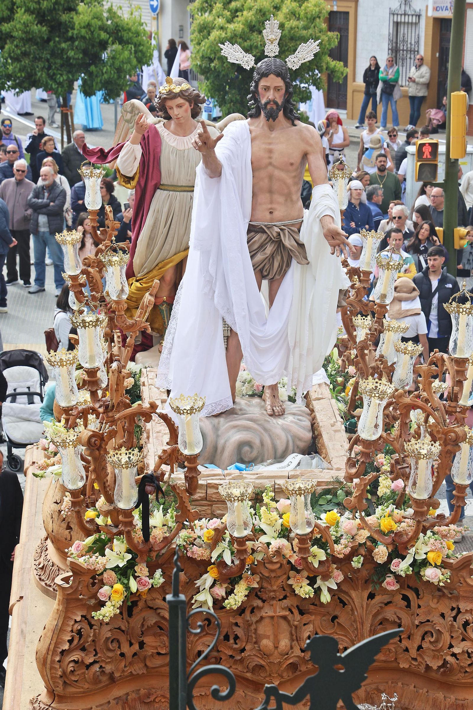 Imágenes de El Resucitado por el barrio de La Hispanidad