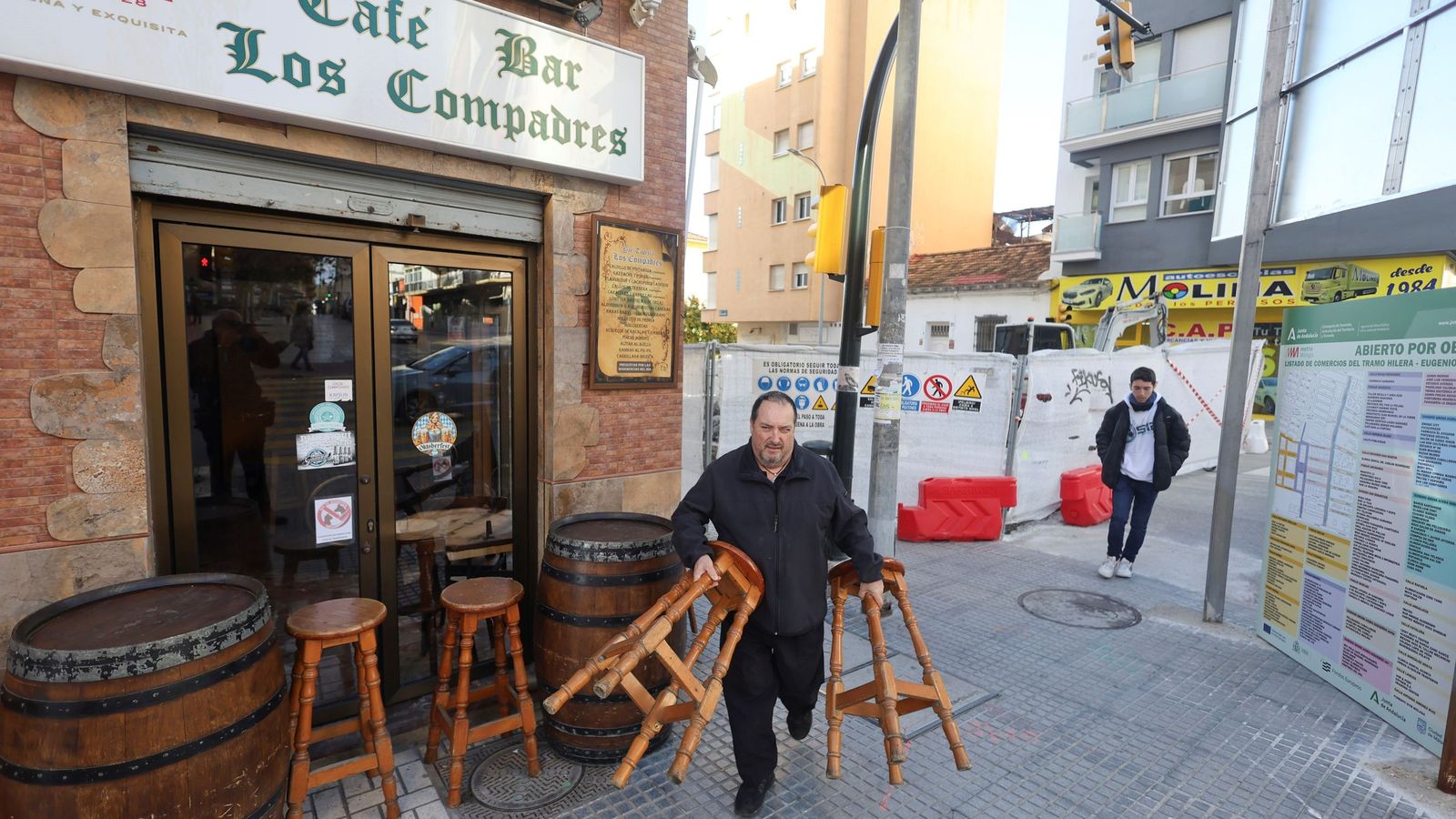 Miguel Ruiz en su Café-Bar Los Compadres