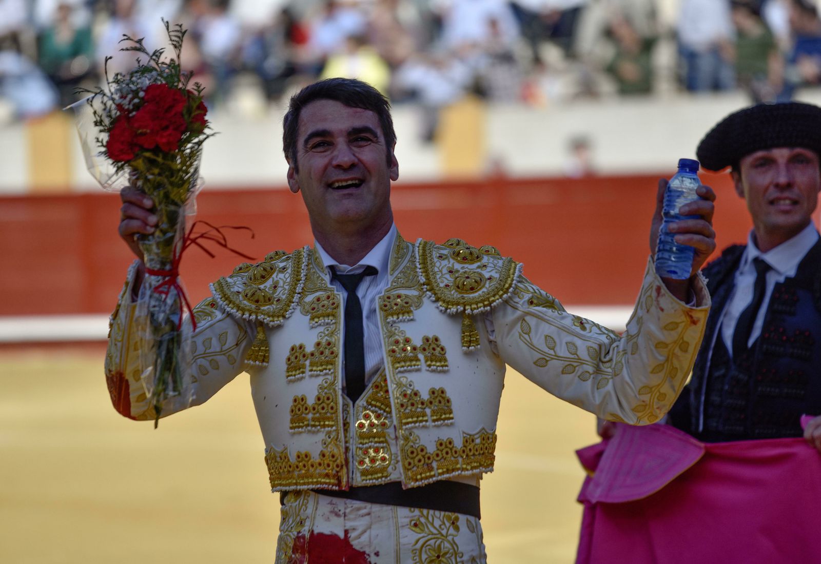 Las imágenes de la corrida en Morón con la reaparición de Jesulín de Ubrique