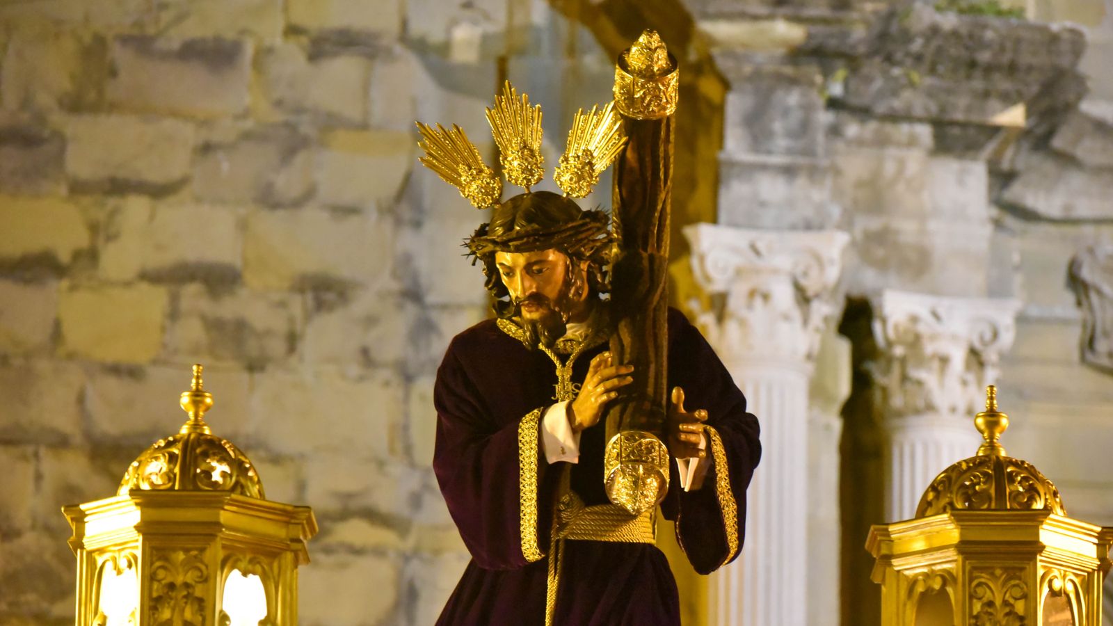 Fotos del Jueves Santo en Tarifa: Jesús Nazareno y María Santisima de la Paz