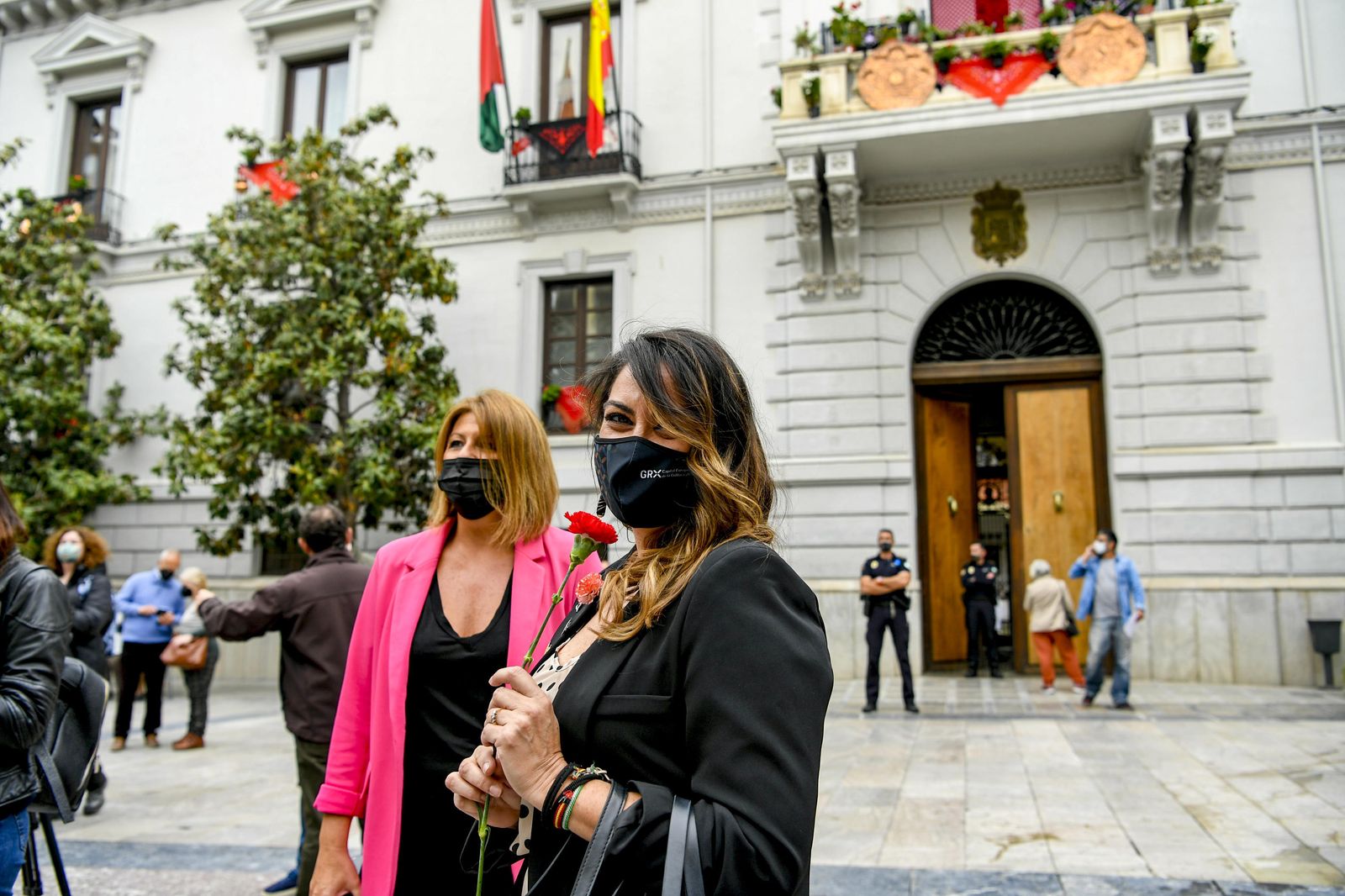 Fotos: el Día de la Cruz de Granada y su animada mañana
