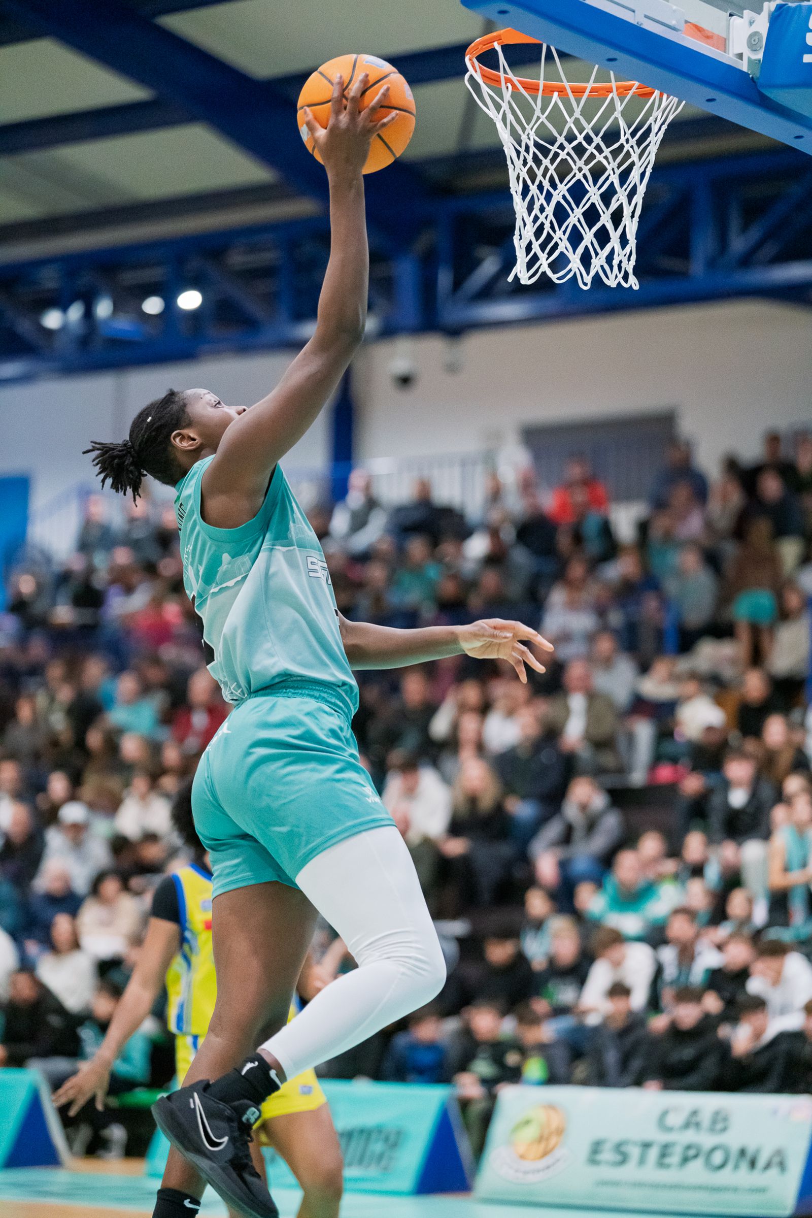 Esencial victoria del CAB Estepona ante el Spar Gran Canaria (80-64)