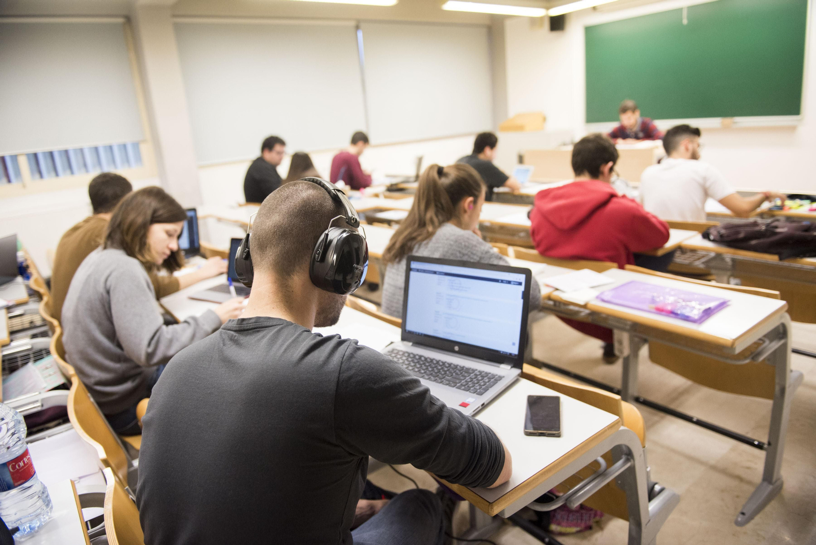 El aulario de Derecho es una de las tres salas de estudio de la UGR que abren por Navidad.