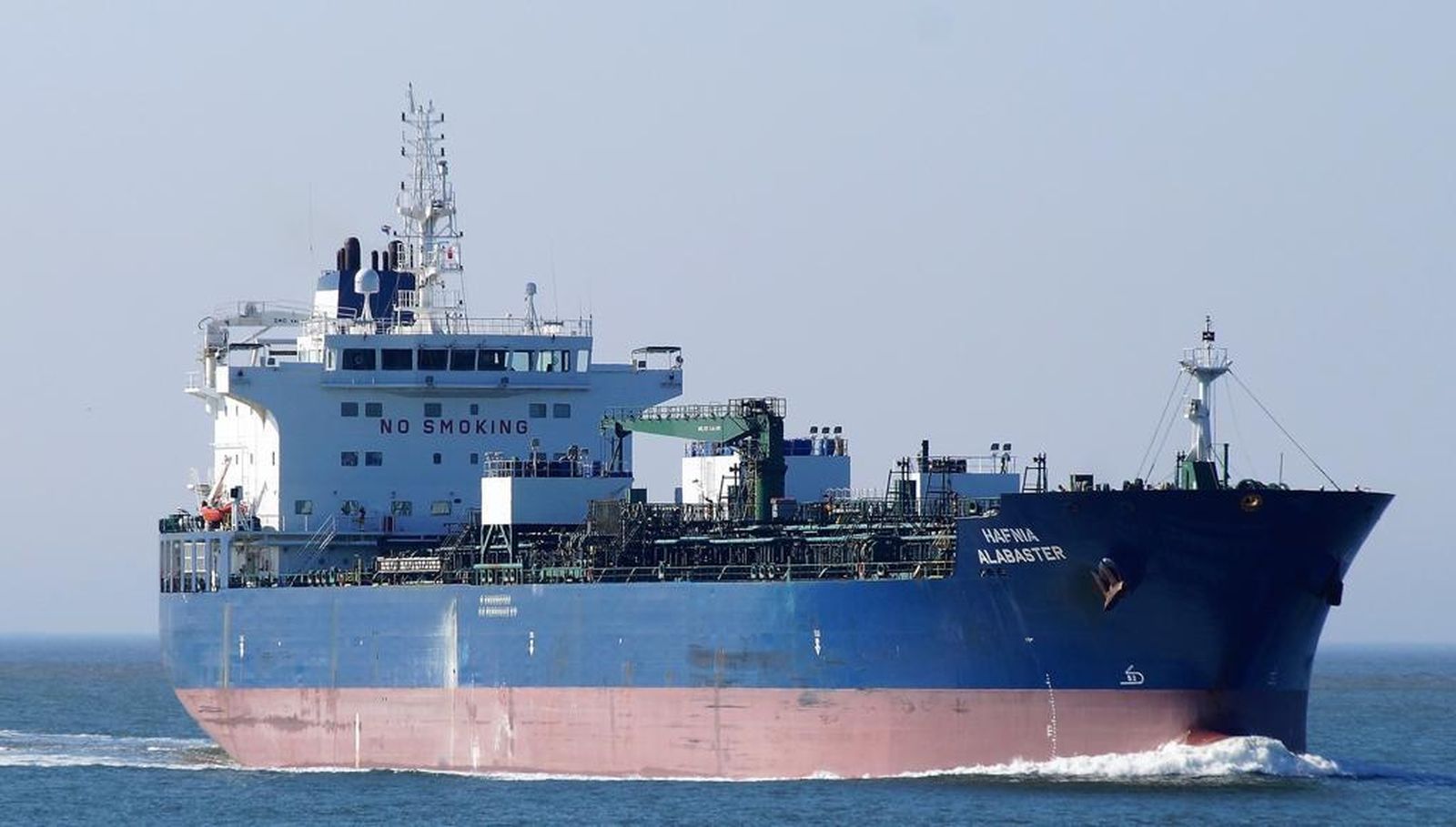 El barco Hafnia Alabaster, encargado de transportar la melaza hasta el Puerto de Motril