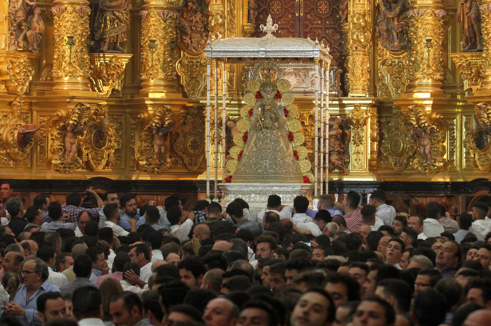 Salto a la reja de los almonteños.