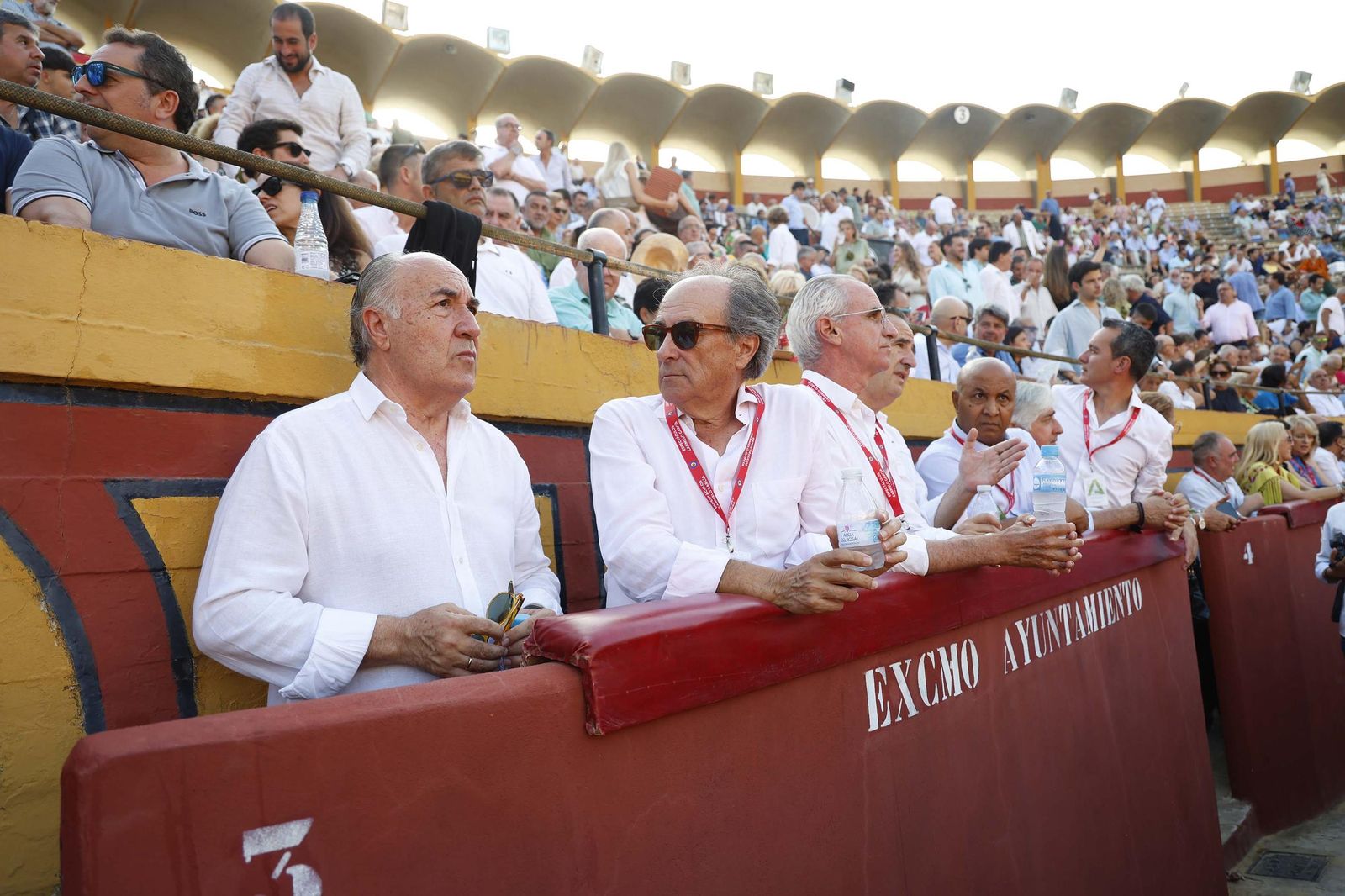 Una decepcionante corrida de Miura con Esaú Fernández a hombros cierra Algeciras