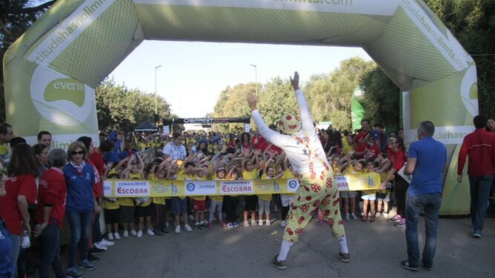 Participantes en la carrera contra el cáncer infantil en el Alamillo (Sevilla) en una edición previa a la pandemia.