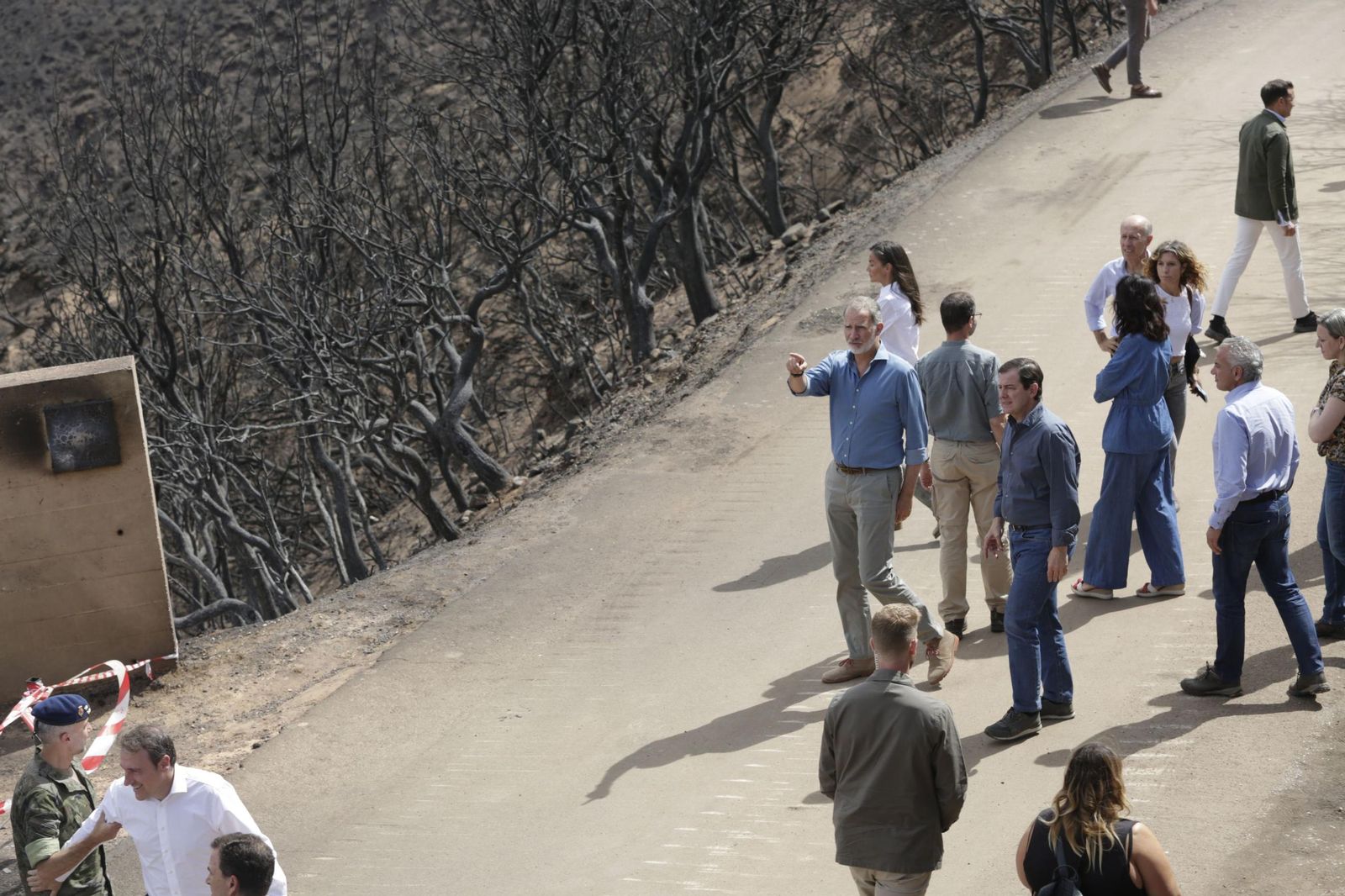 Las fotos de la visita de los Reyes a las zonas afectadas por los incendios en Sanabria y Las Médulas