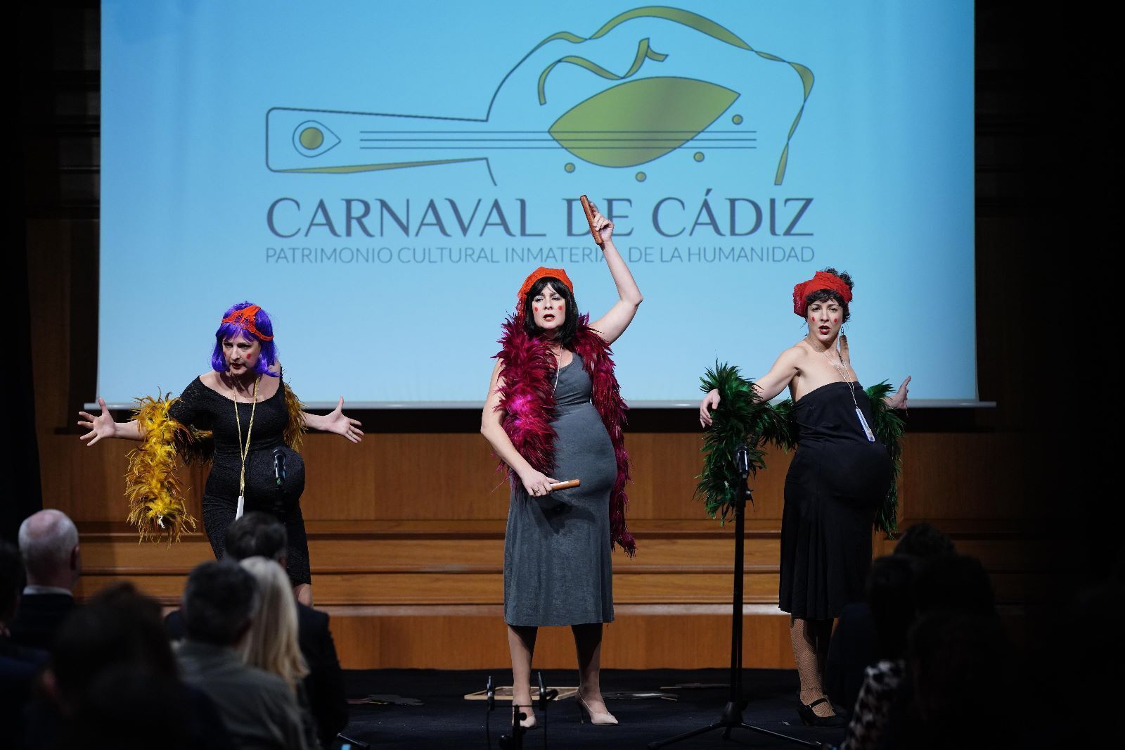 Las imágenes de la presentación de la candidatura del Carnaval de Cádiz a Patrimonio Cultural Inmaterial de la Humanidad.