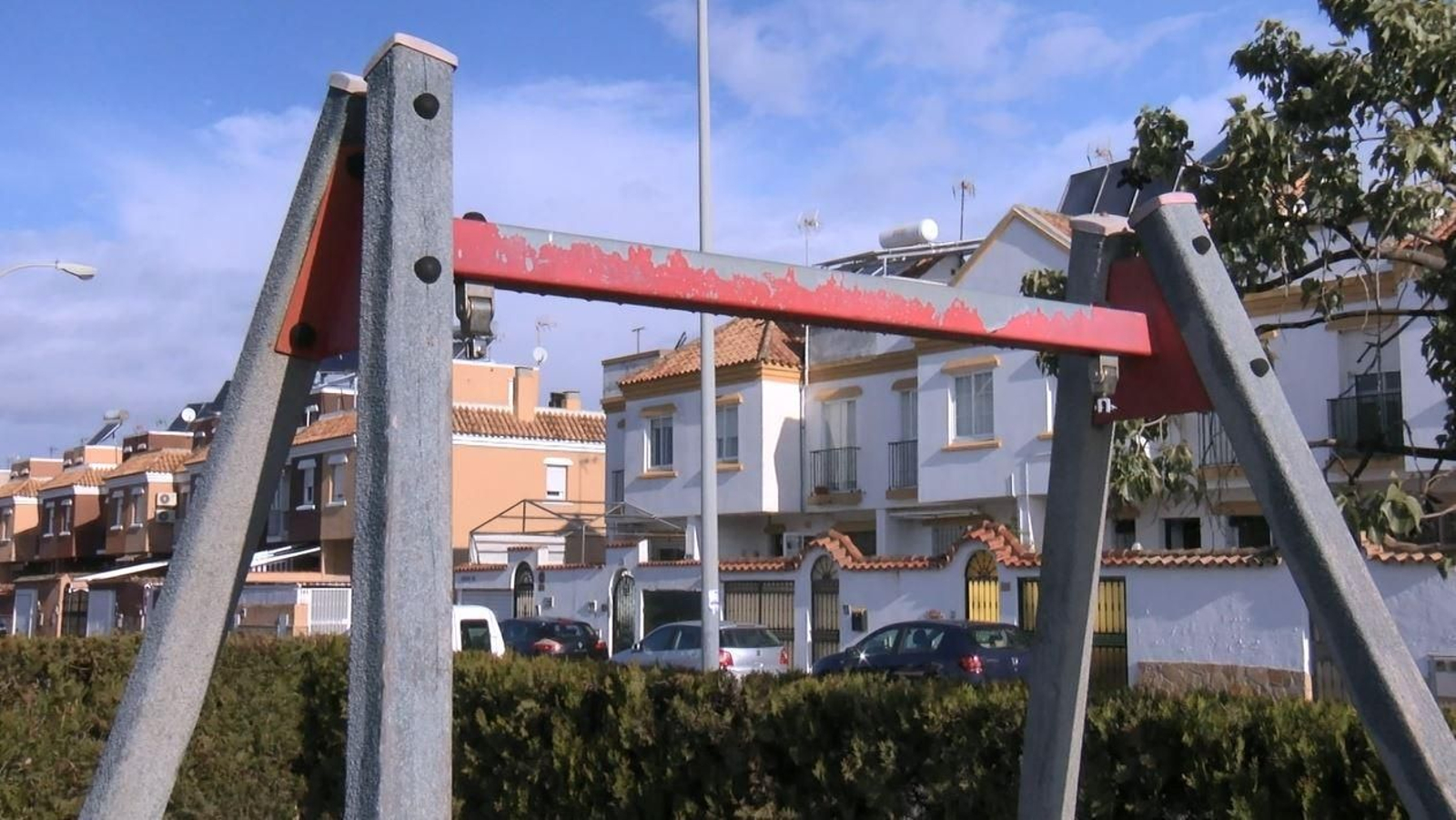 Las imágenes del deterioro del parque infantil del Paseo de Andalucía