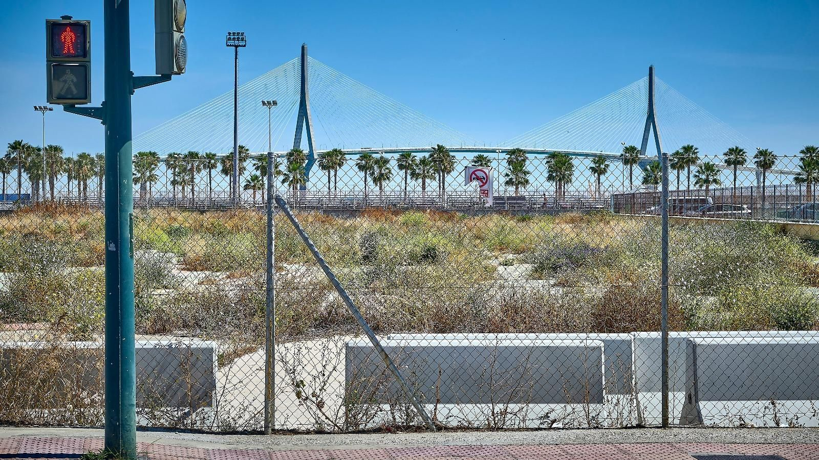 Solar donde, se supone, irá el futuro Hospital Regional de Cádiz. Solar donde, se supone, irá el futuro Hospital Regional de Cádiz.