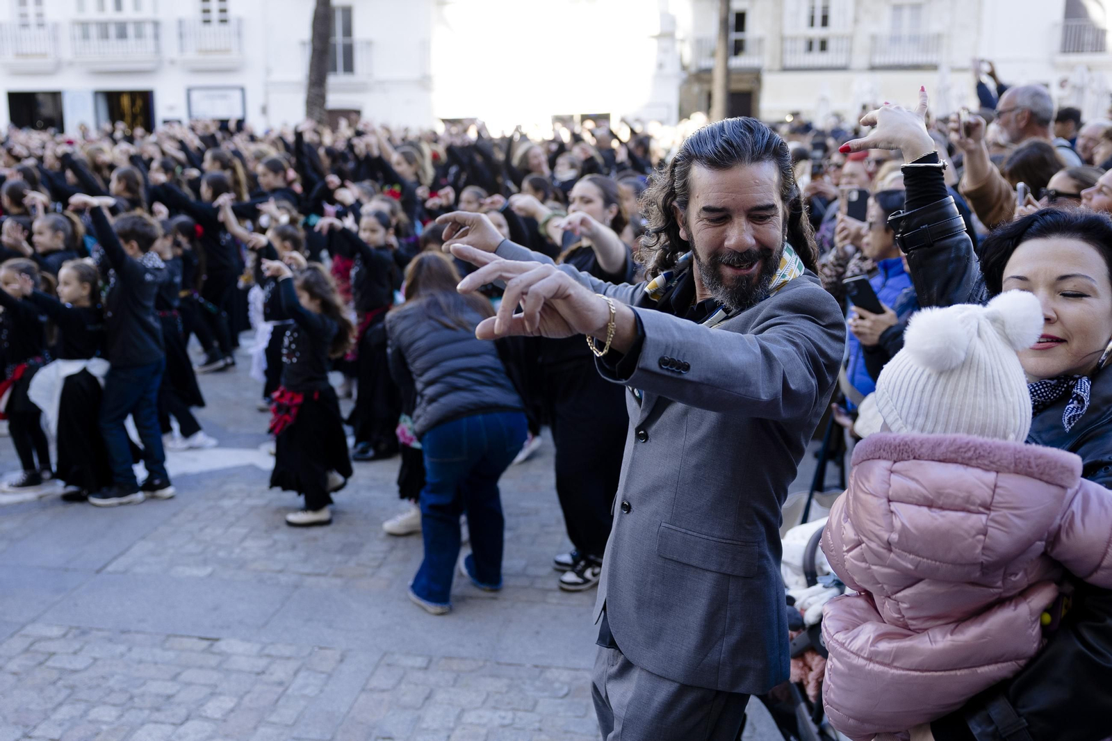 Búscate en las imágenes del flashmob del Día del Flamenco