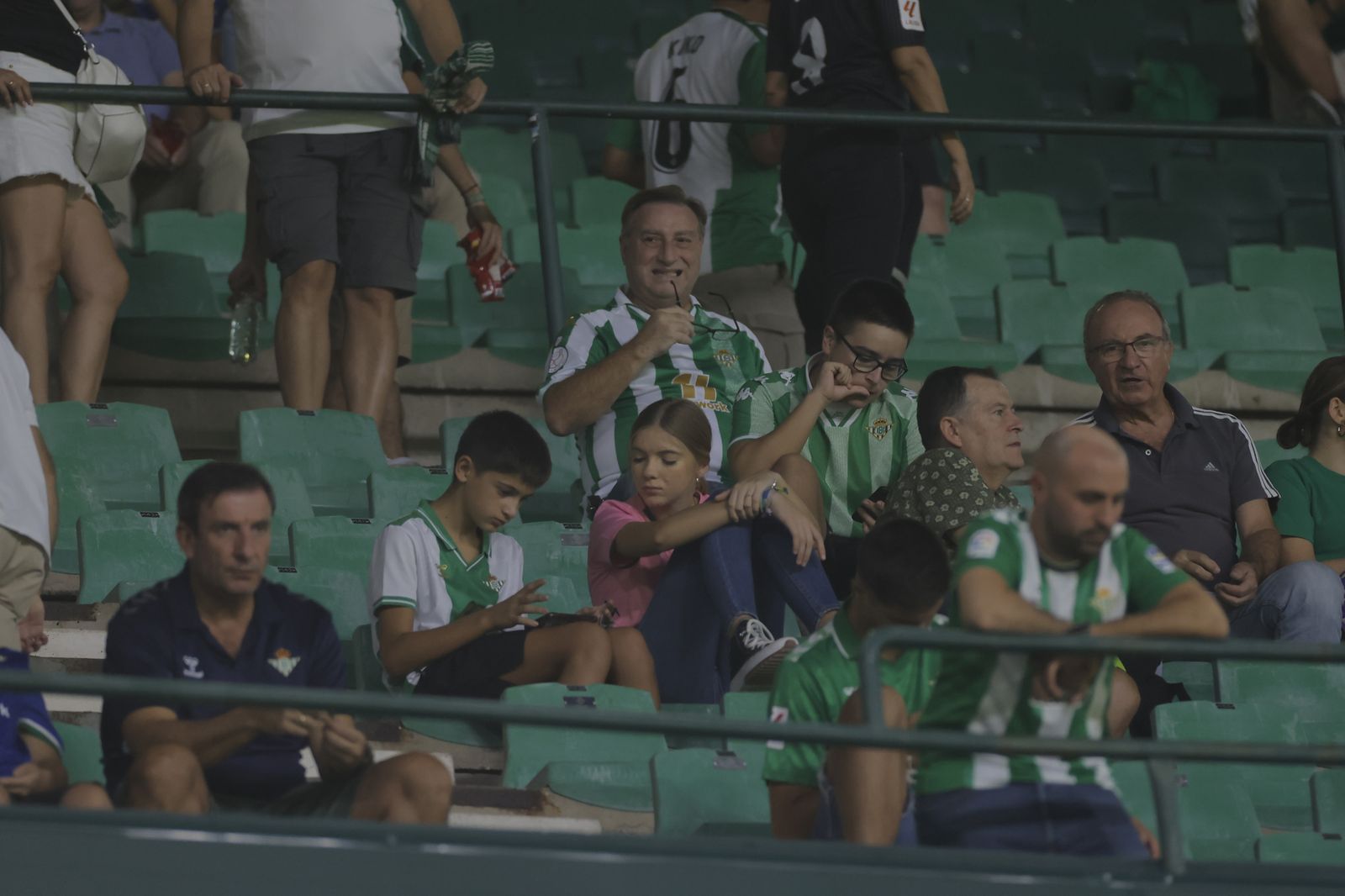 Búscate en las fotos del Betis-Valencia