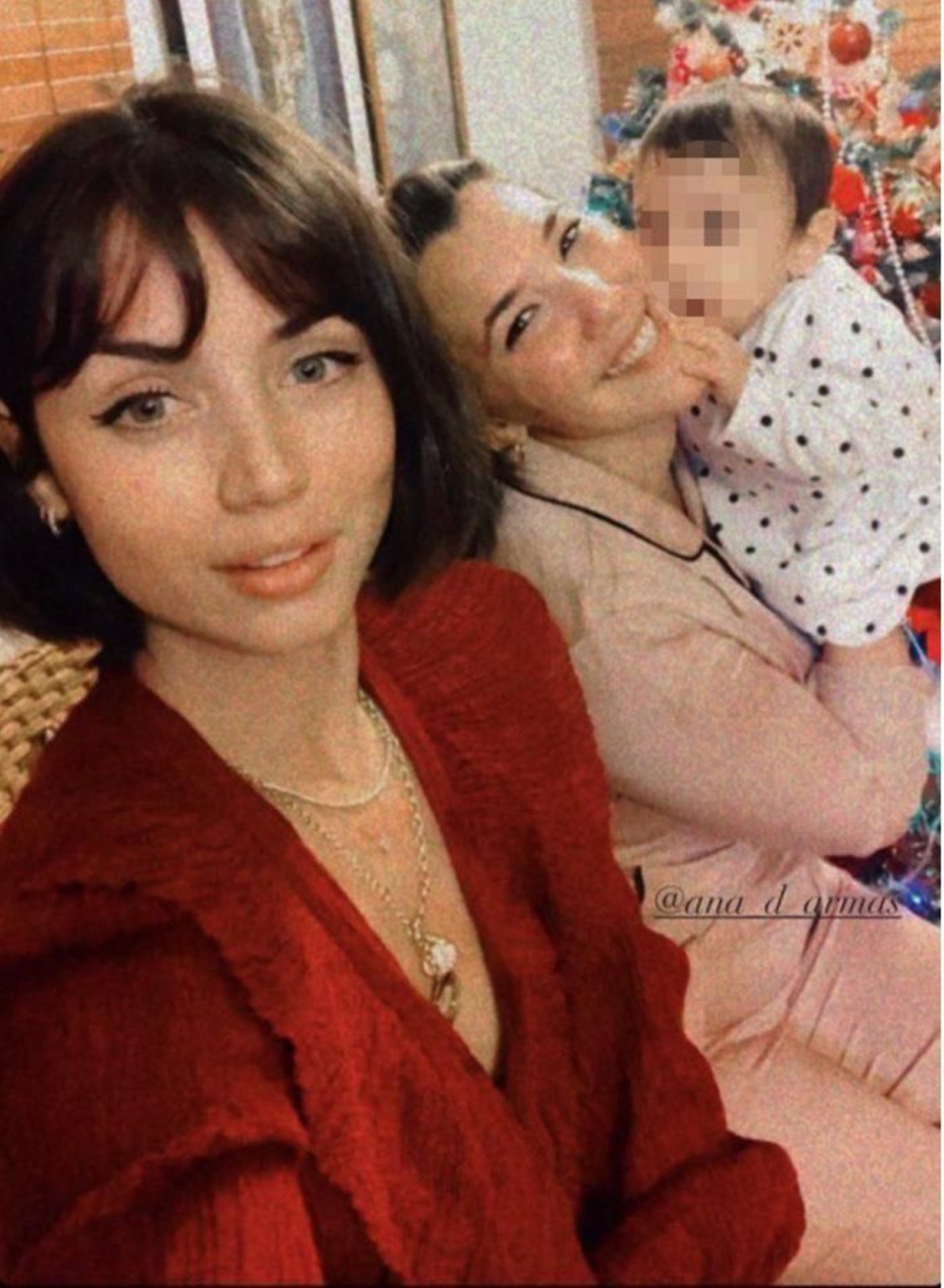 Ana de Armas con el corte de pelo bob que se hizo antes del que lleva actualmente y que es más radical.