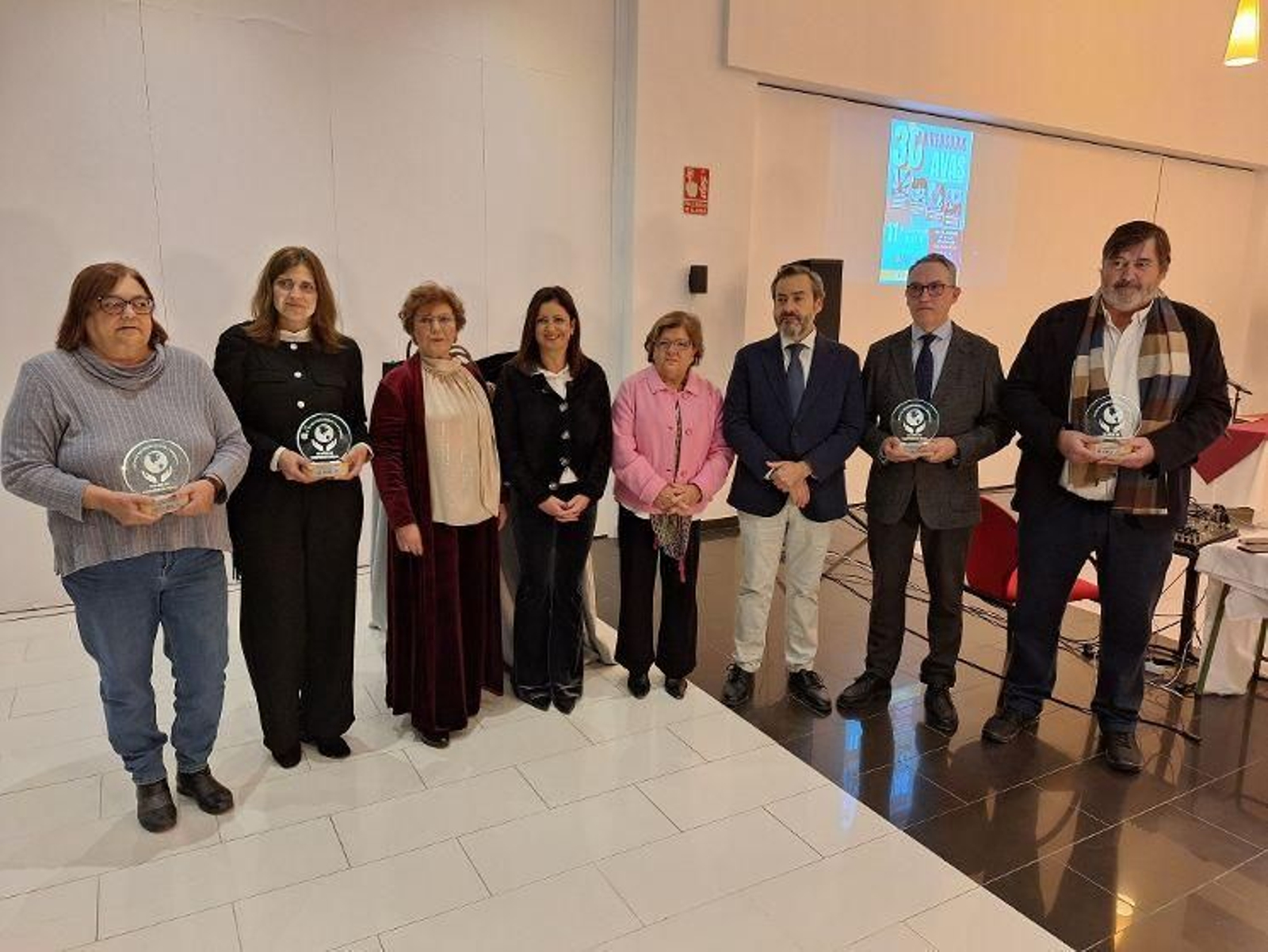 Entrega de reconocimientos por los 30 años de AVAS Puente Genil.