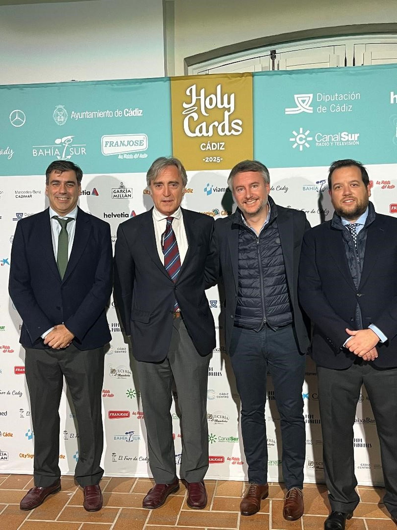 Las 'Holy Cards' llegan a la Semana Santa 2025 de Cádiz: así fue su presentación