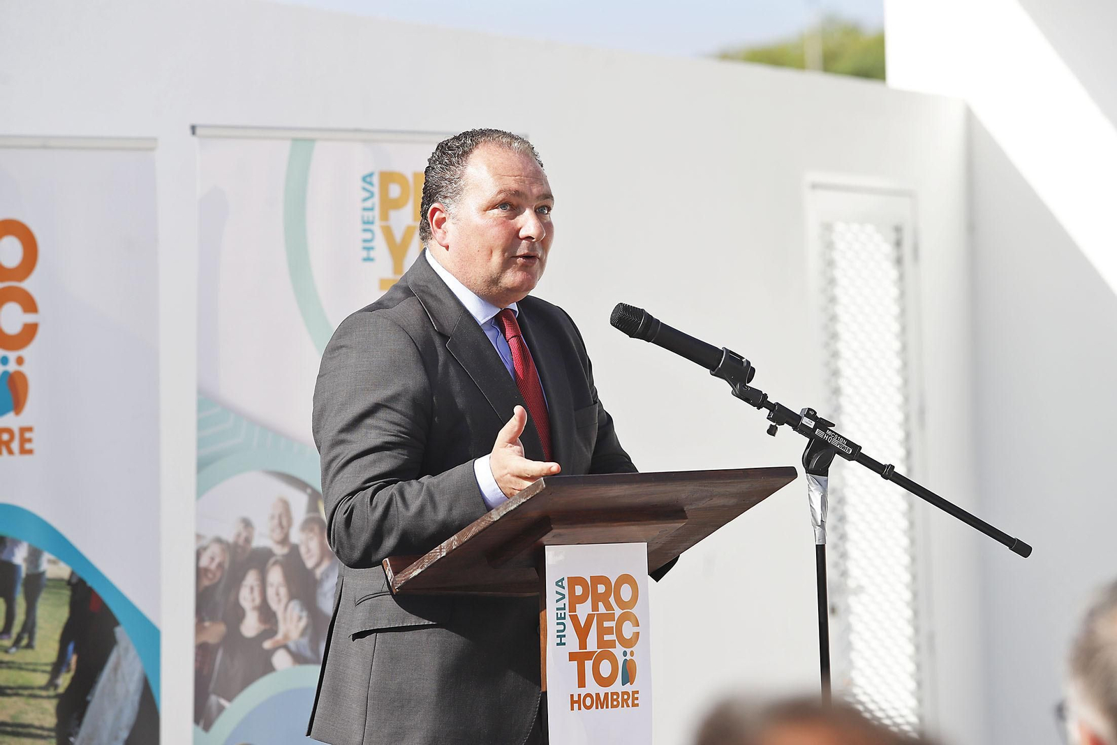 Imágenes de la inauguración del nuevo edificio de Proyecto Hombre en Huelva