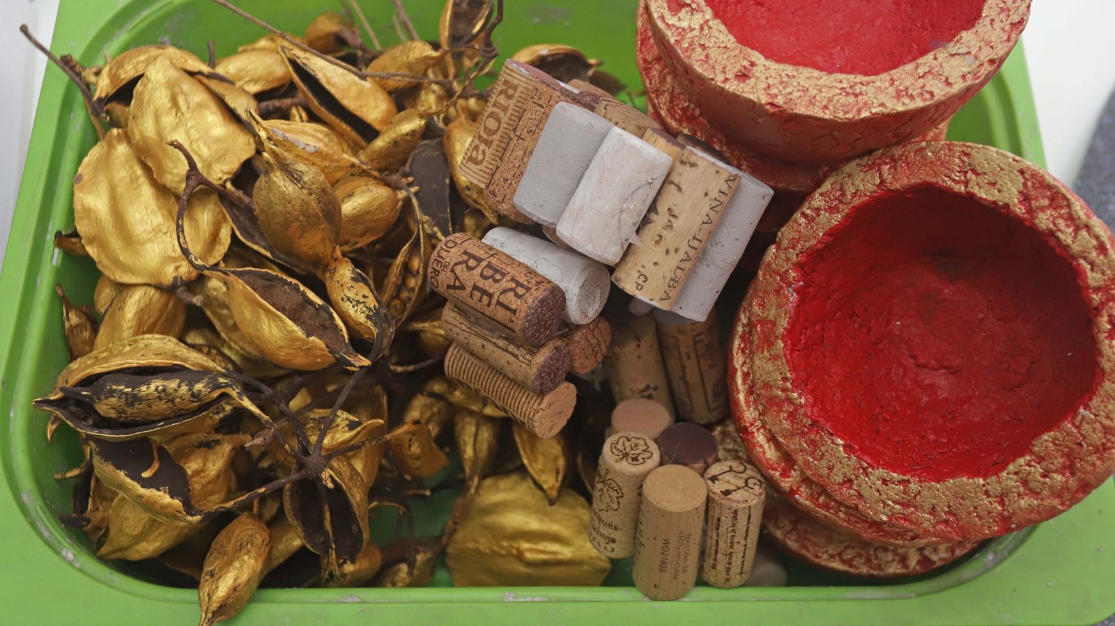 Venta de productos navideños solidarios de Apadis en Algeciras