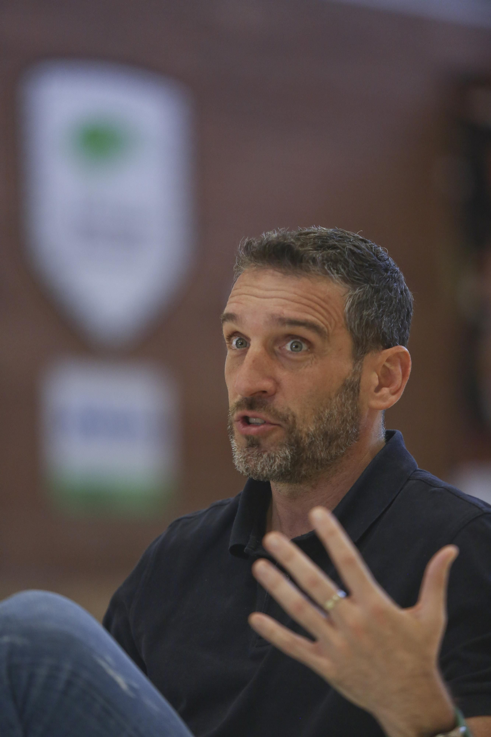 Las fotos de la entrevista a Ibon Navarro