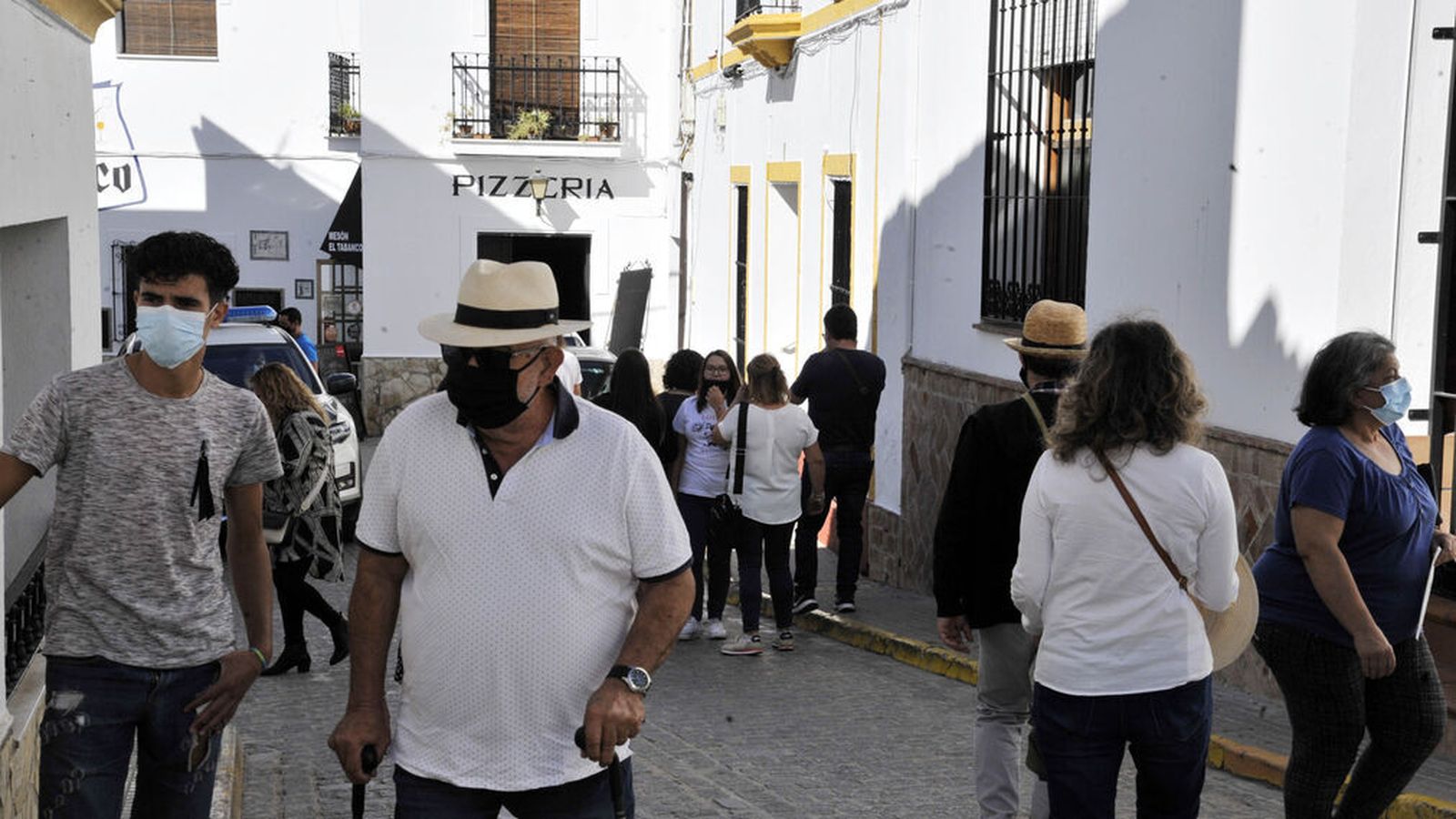 Visitantes en El Bosque durante el puente del Pilar.